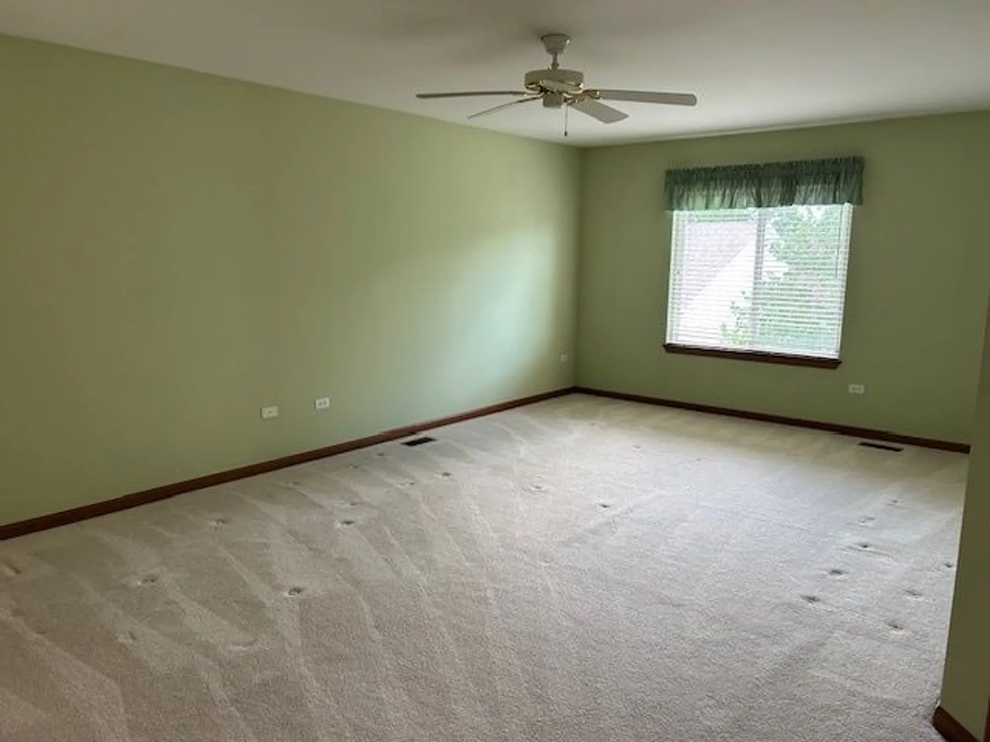 Property Slideshow image 24 of 67 | 13804 s ironwood dr, Plainfield, IL, 60544