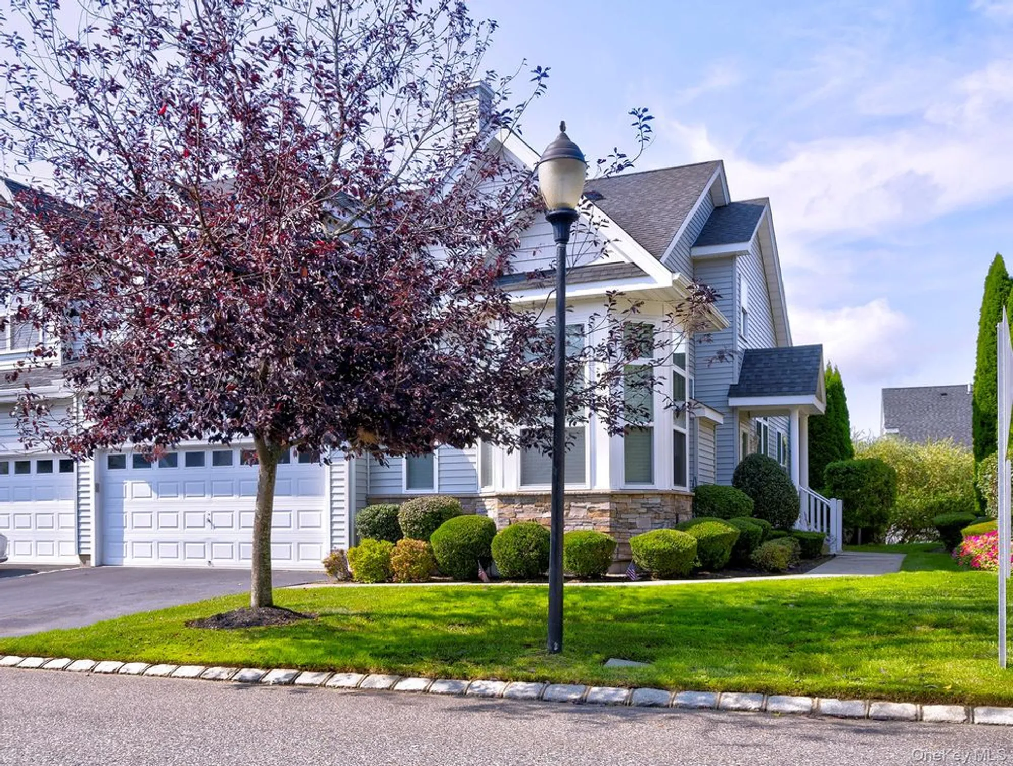 Property Slideshow image 2 of 28 | 60 pacific dunes ct, Medford, NY, 11763