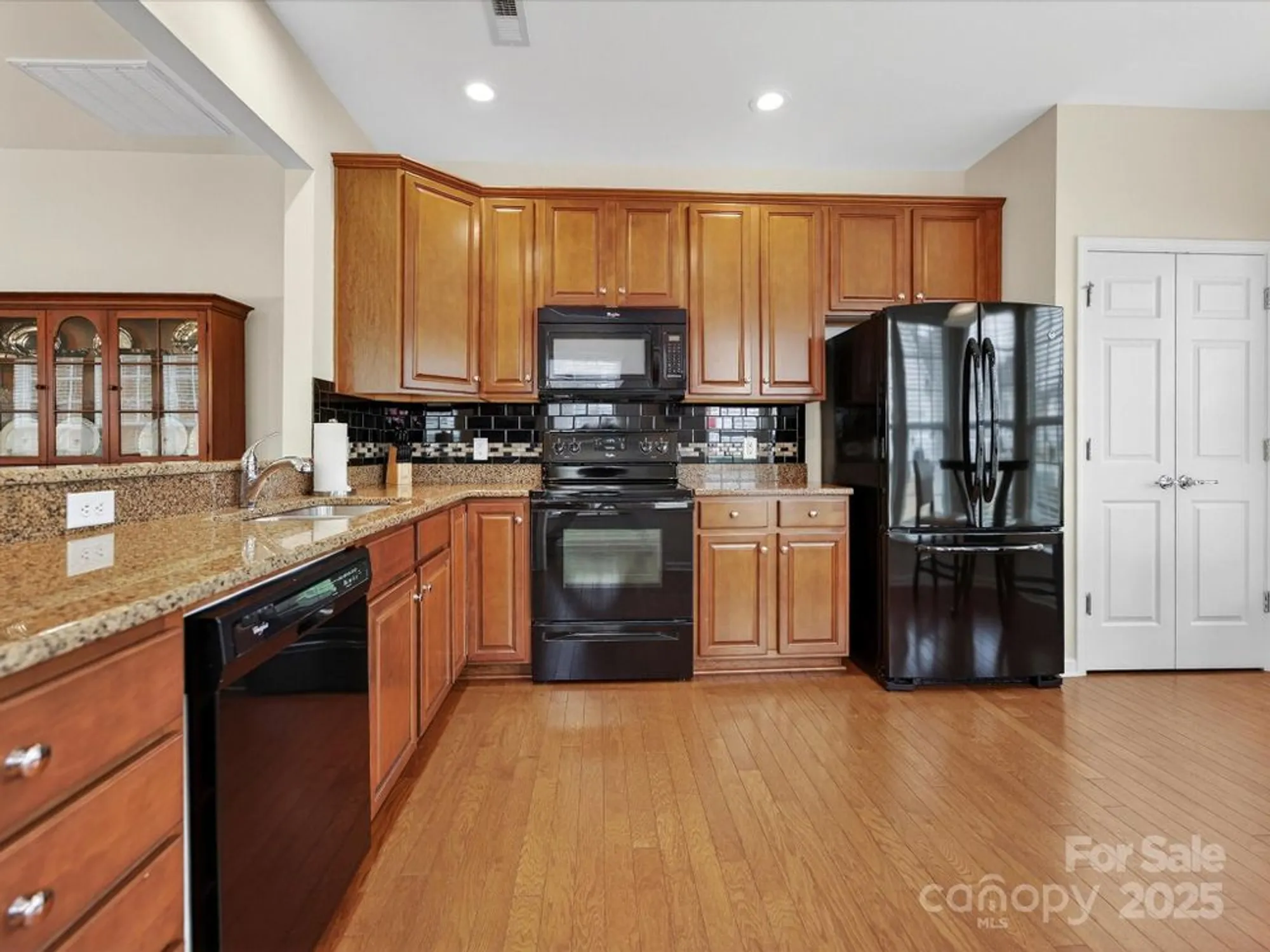 Property Slideshow image 13 of 27 | 9009 smokey hill ln, Fort Mill, SC, 29707