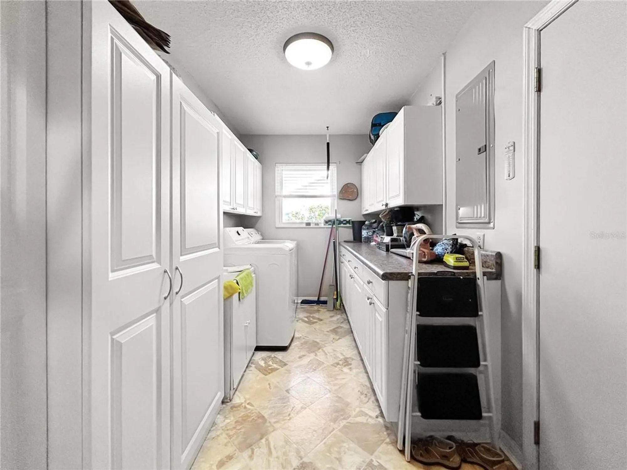 Property Slideshow image 15 of 41 | 1308 bluewater dr, Sun City Center, FL, 33573