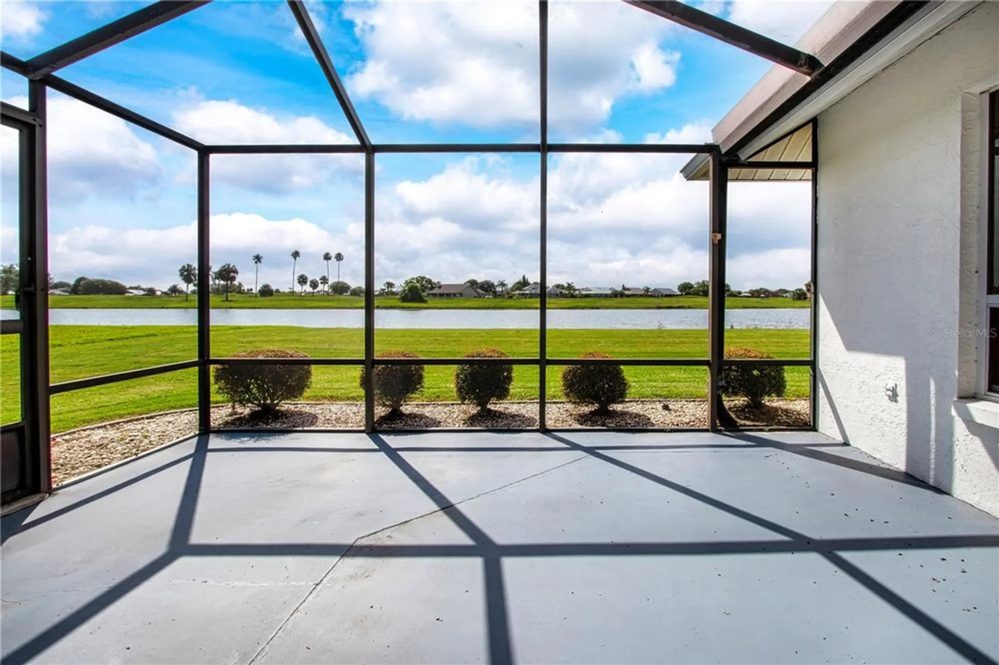 Property Slideshow image 12 of 60 | 2016 new bedford dr, Sun City Center, FL, 33573