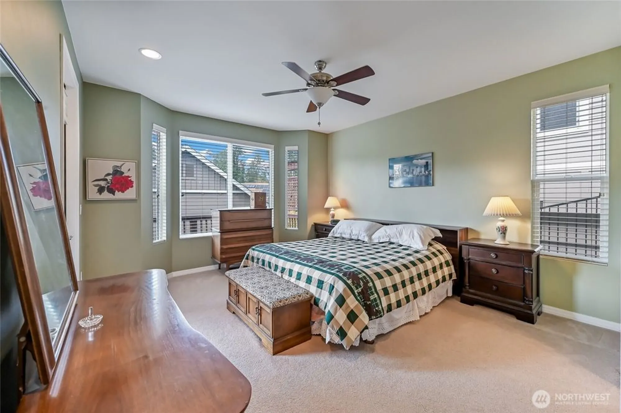 Property Slideshow image 19 of 32 | 13841 231st ln, Redmond, WA, 98053