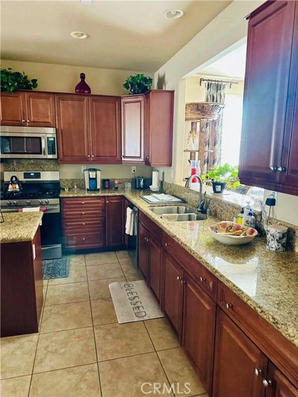 Property Slideshow image 10 of 30 | 19369 glaslyn ct, Apple Valley, CA, 92308