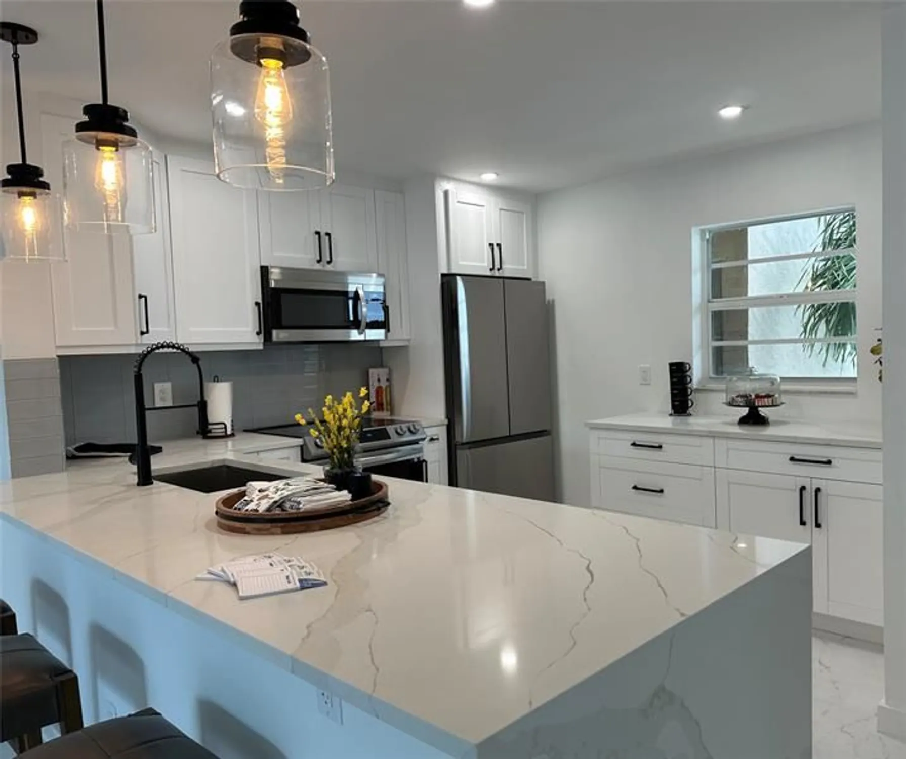 Property Slideshow image 2 of 34 | 2300 ne 1st ln apt 201, Boynton Beach, FL, 33435