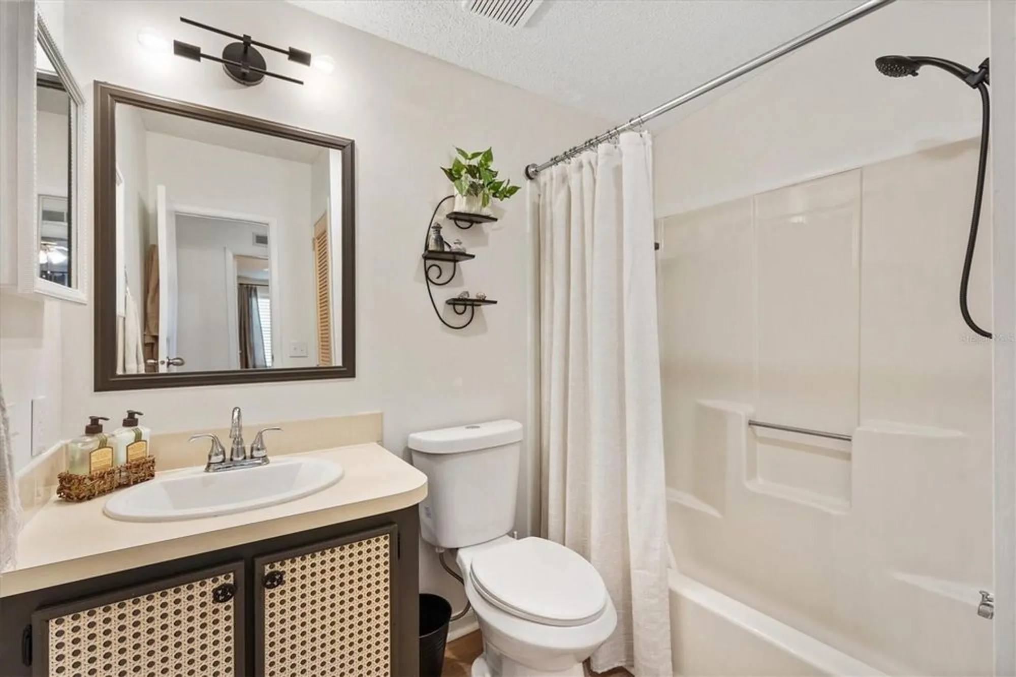 Property Slideshow image 15 of 27 | 520 saint andrews blvd, The Villages, FL, 32159