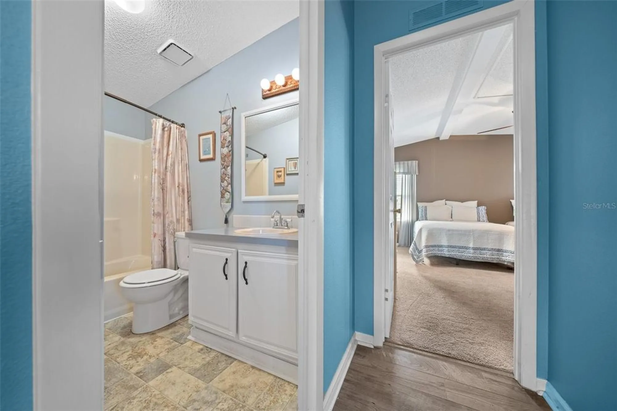 Property Slideshow image 12 of 51 | 1717 lilly ln, Lady Lake, FL, 32159