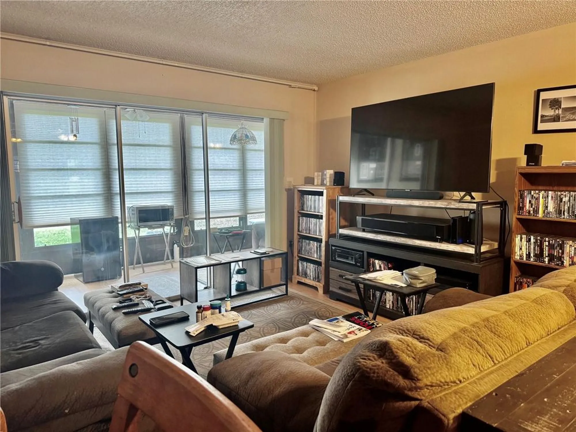 Property Slideshow image 9 of 25 | 11231 dollar lake dr apt 1, Port Richey, FL, 34668