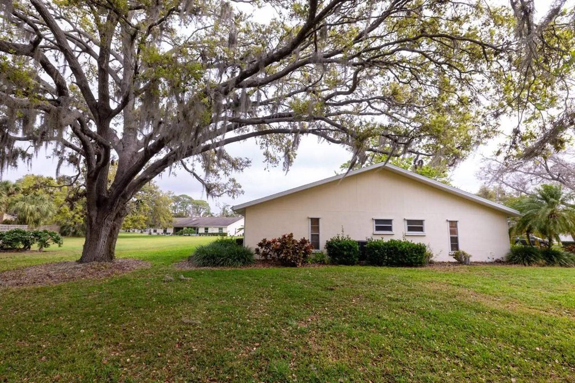 Property Slideshow image 54 of 58 | 4018 oakhurst dr 3181, Sarasota, FL, 34233