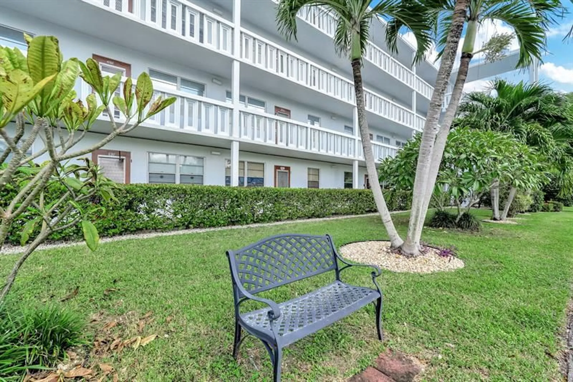Property Slideshow image 18 of 47 | 2038 newport h # 2038, Deerfield Beach, FL, 33442