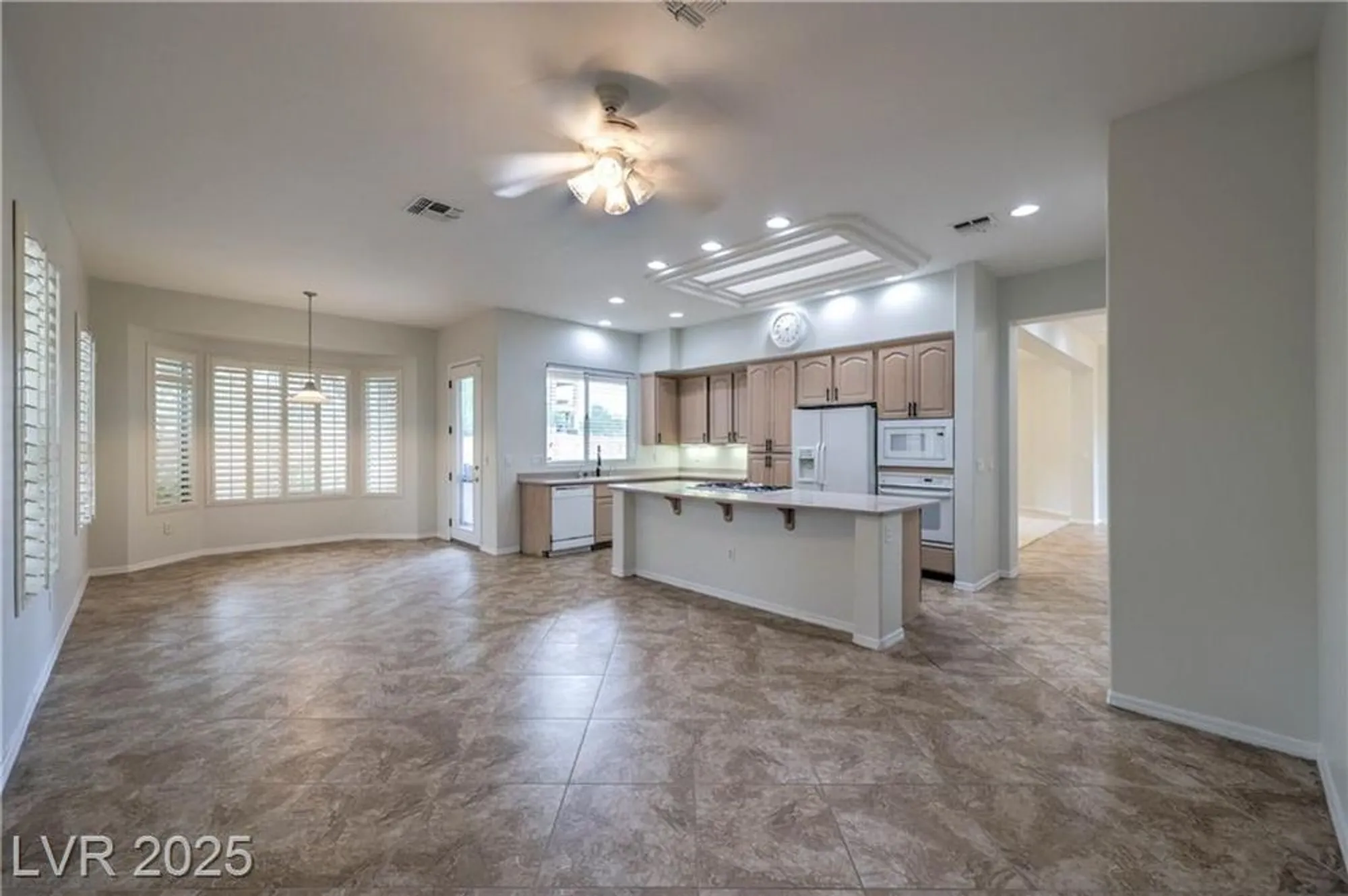 Property Slideshow image 11 of 35 | 2563 collinsville dr, Henderson, NV, 89052