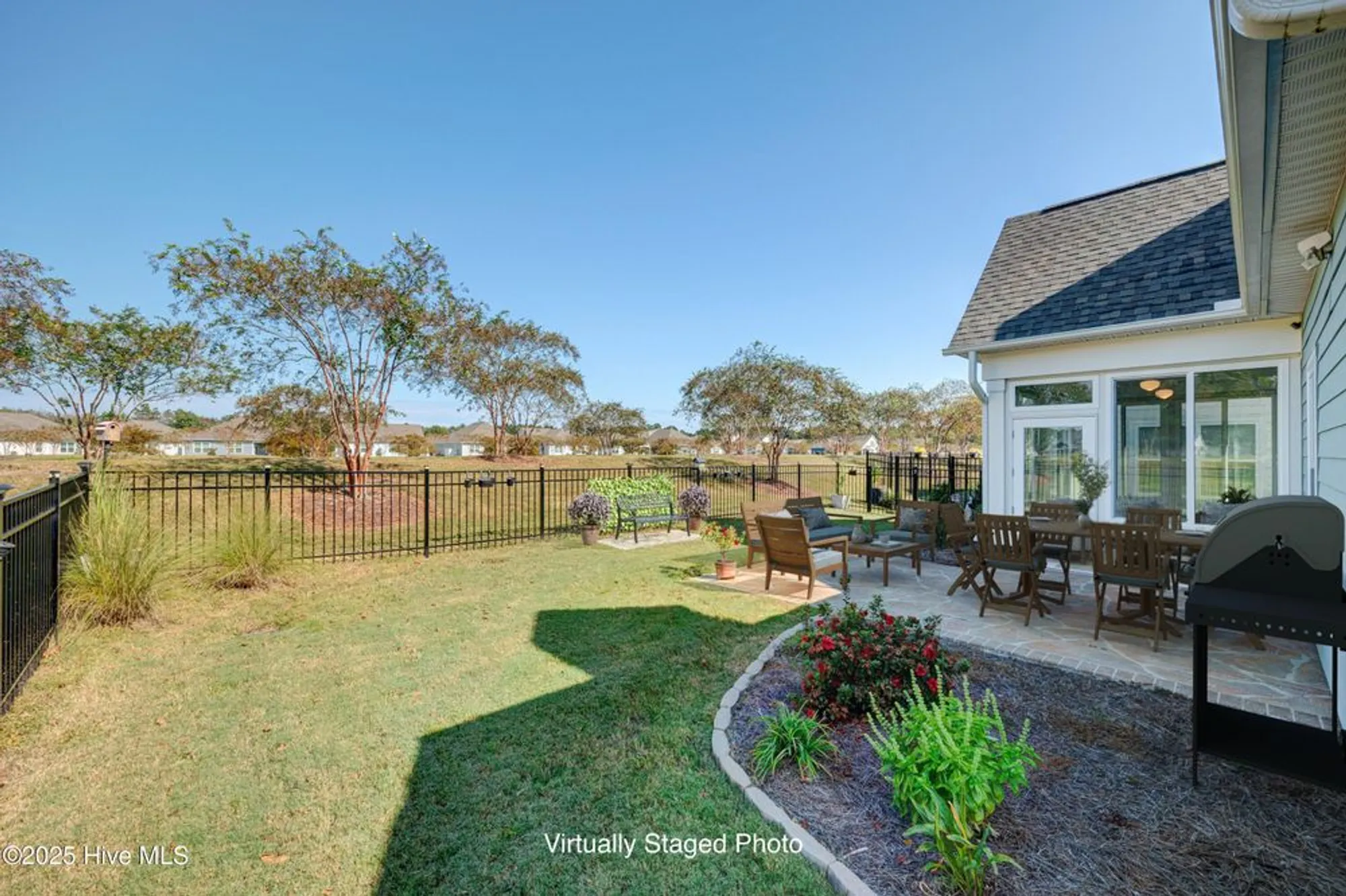 Property Slideshow image 18 of 46 | 5884 park west cir, Leland, NC, 28451