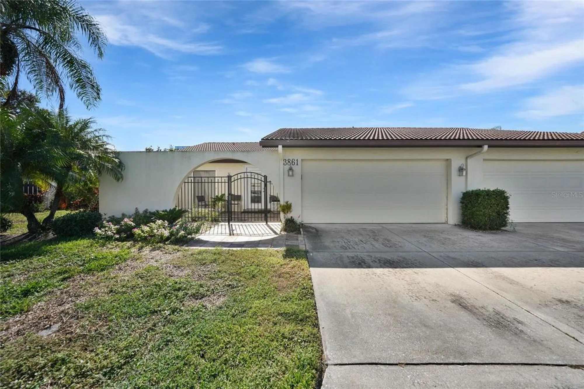 Property Slideshow image 2 of 37 | 3861 el poinier ct # 8723, Sarasota, FL, 34232