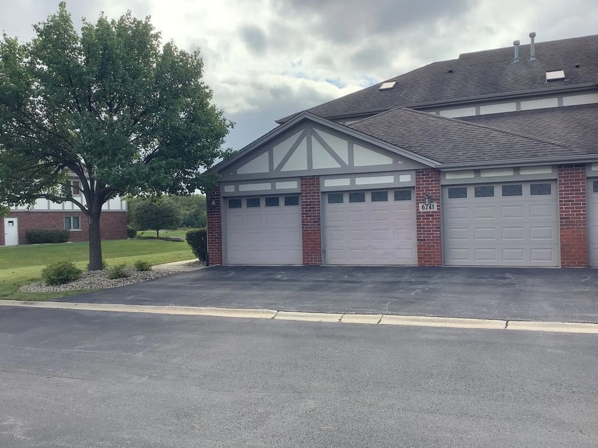 Property Slideshow image 1 of 25 | 6241 misty pines dr unit 1, Tinley Park, IL, 60477