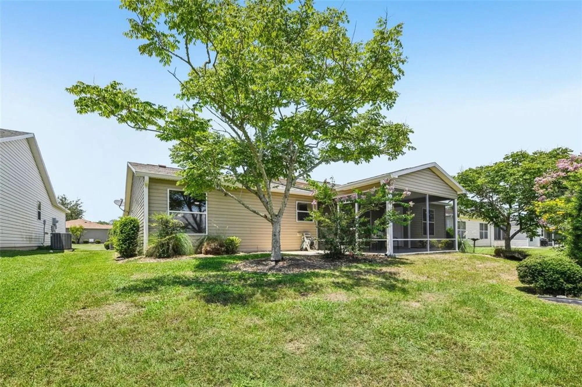 Property Slideshow image 32 of 53 | 2746 edwards ln, The Villages, FL, 32162