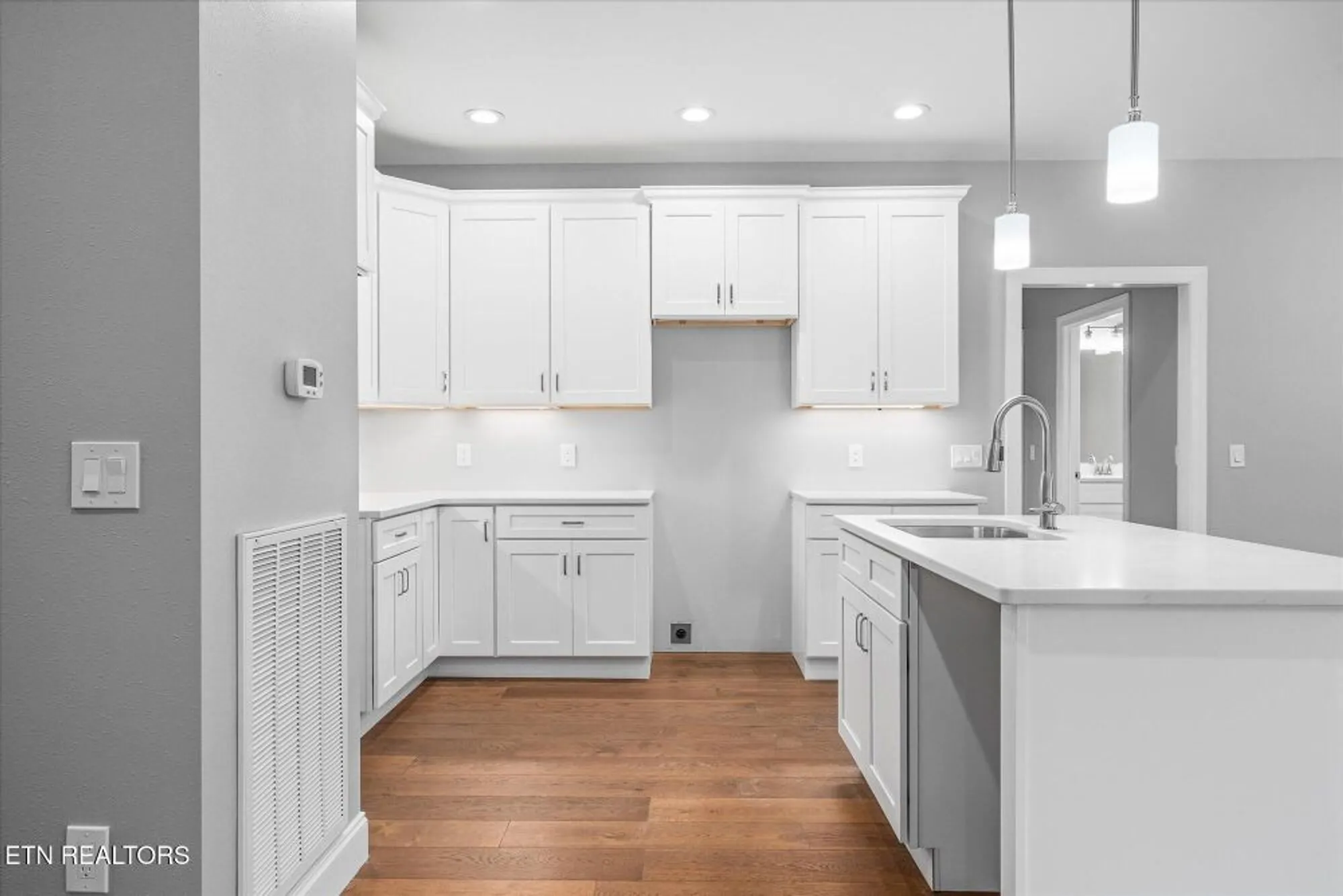 Property Slideshow image 13 of 43 | 145 lakeside dr, Crossville, TN, 38558