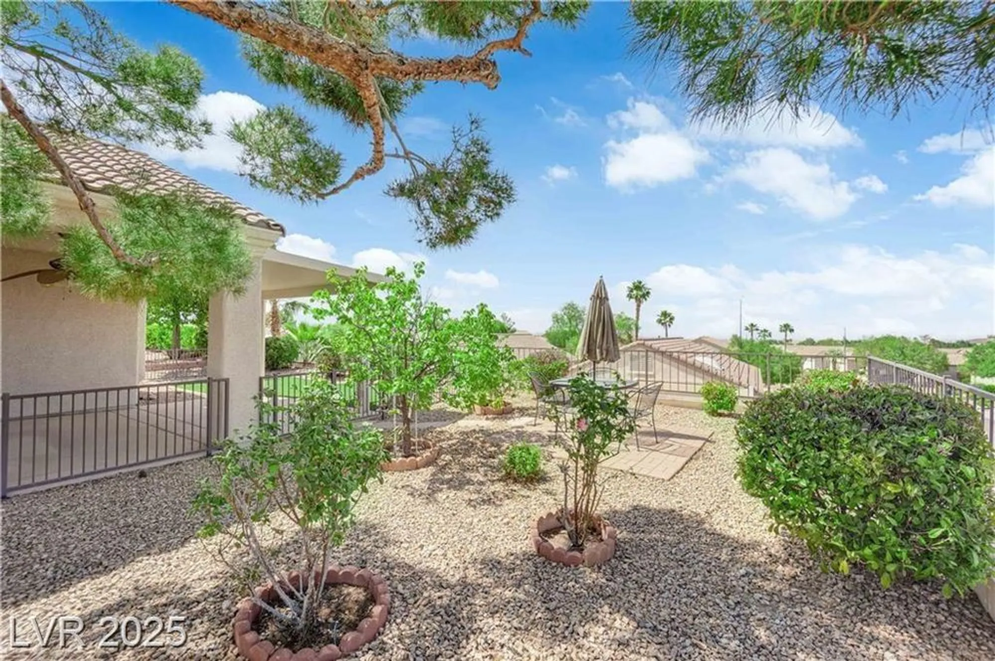 Property Slideshow image 19 of 24 | 2504 libretto ave, Henderson, NV, 89052