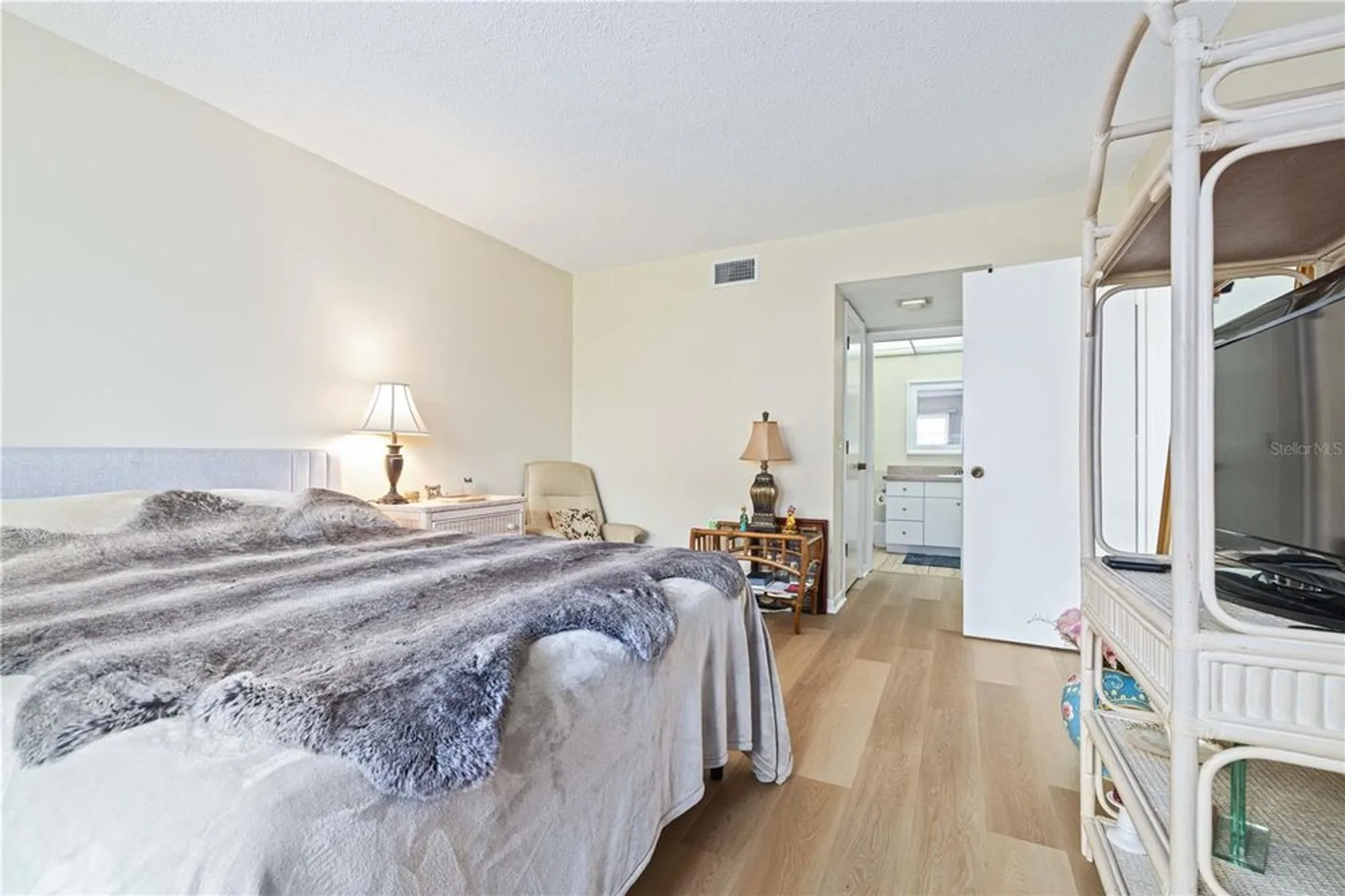 Property Slideshow image 18 of 29 | 19029 us highway 19 n apt 3-1, Clearwater, FL, 33764