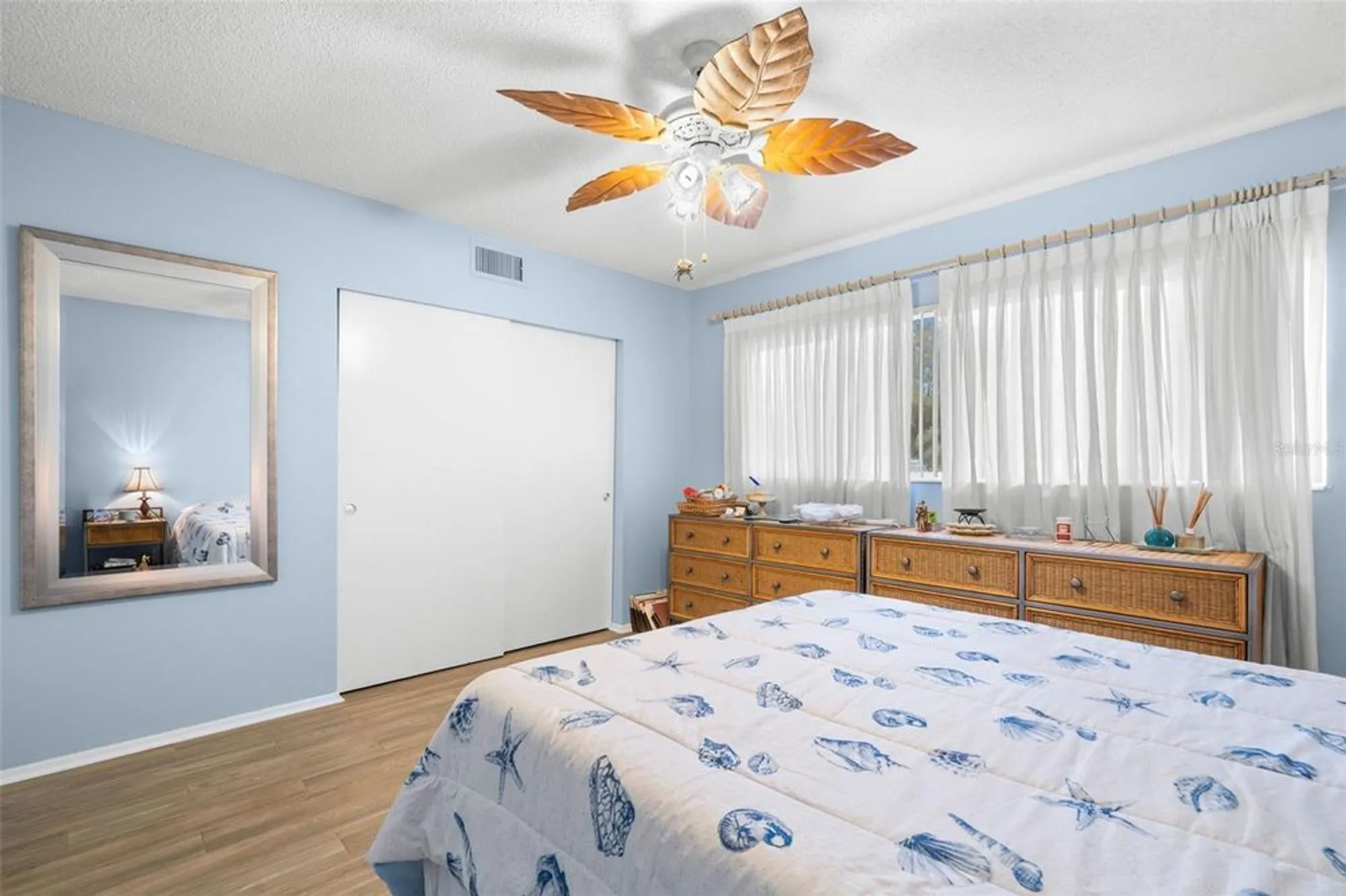 Property Slideshow image 20 of 39 | 2379 finlandia ln apt 21, Clearwater, FL, 33763