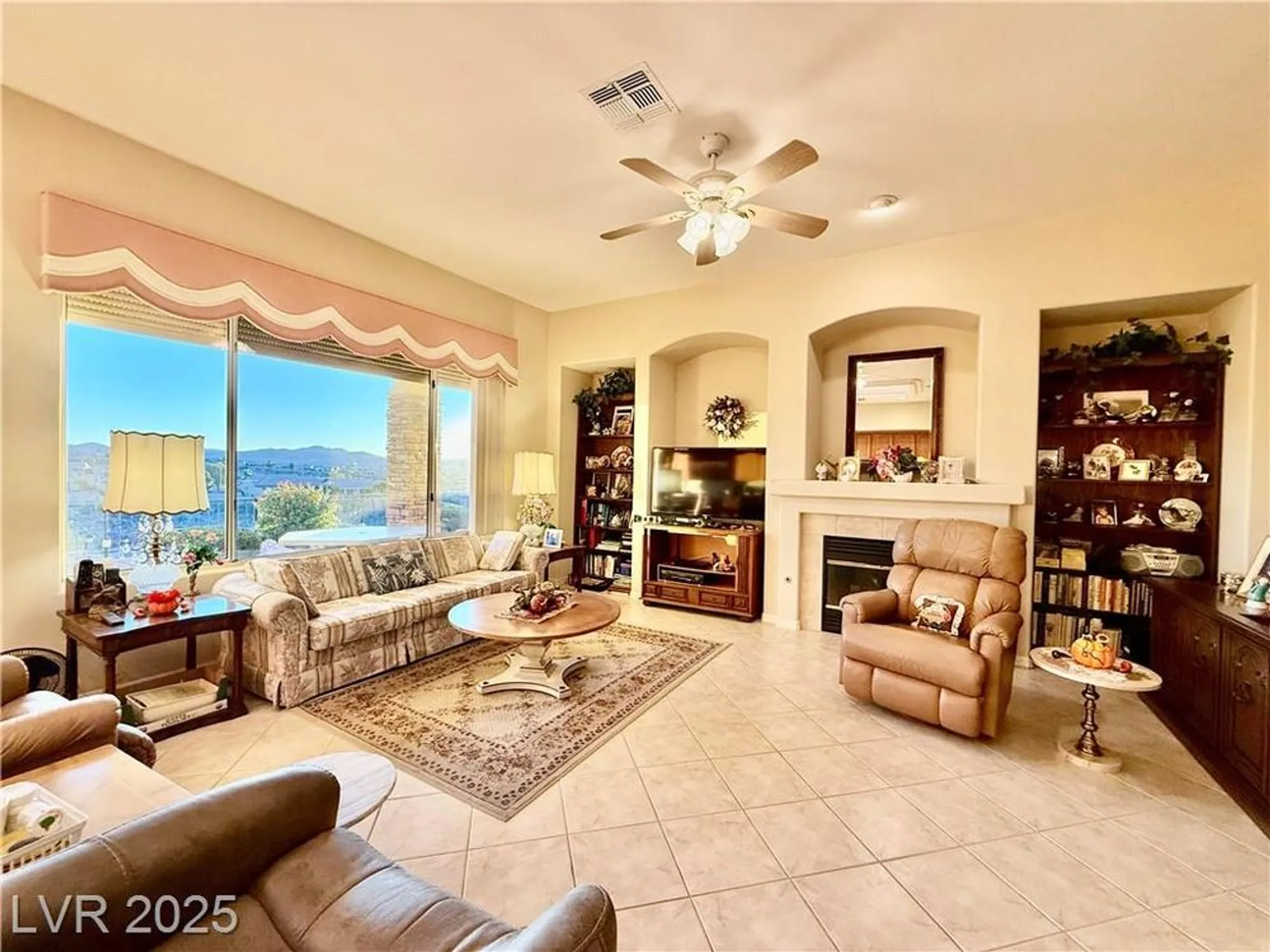 Property Slideshow image 20 of 51 | 2851 scotts valley dr, Henderson, NV, 89052