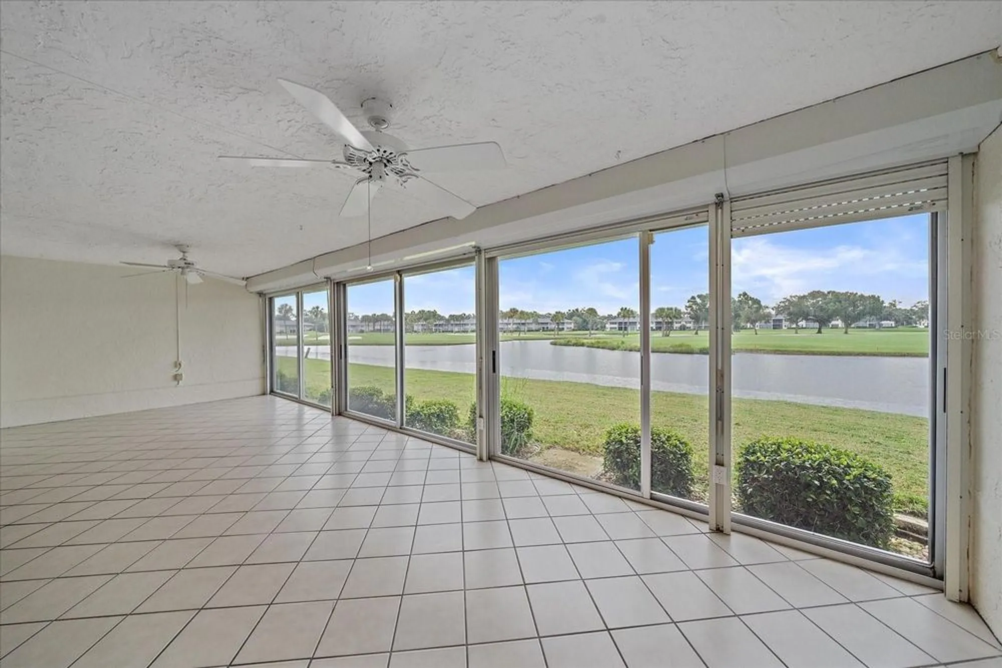 Property Slideshow image 14 of 36 | 7077 w country club dr, Sarasota, FL, 34243