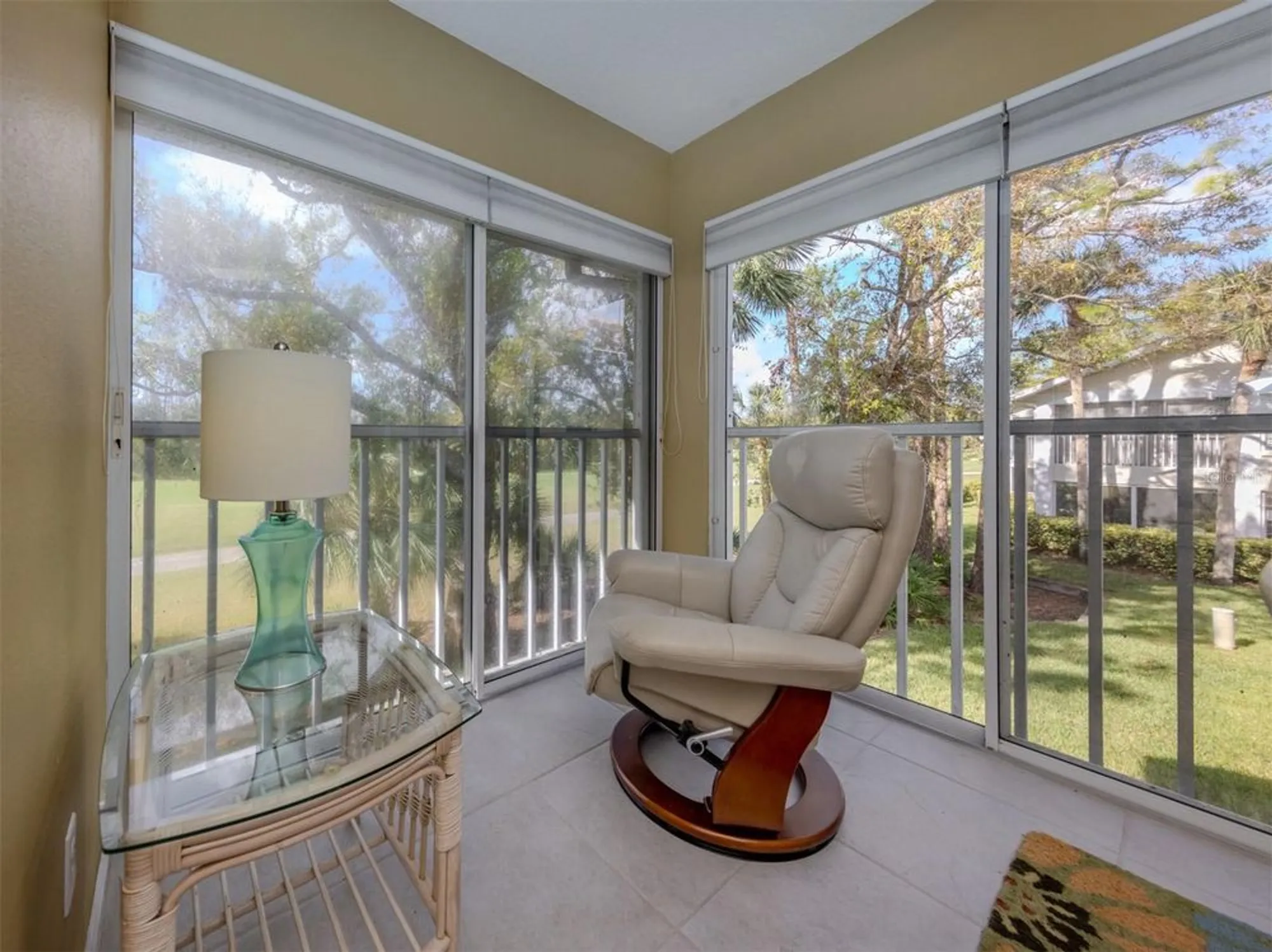 Property Slideshow image 12 of 76 | 805 montrose dr 203, Venice, FL, 34293