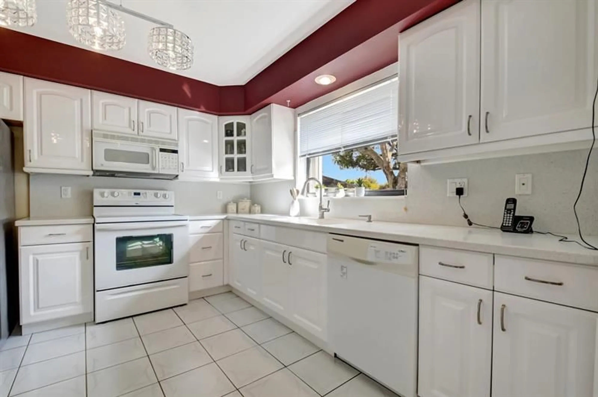Property Slideshow image 25 of 66 | 9800 pecan tree dr b, Boynton Beach, FL, 33436