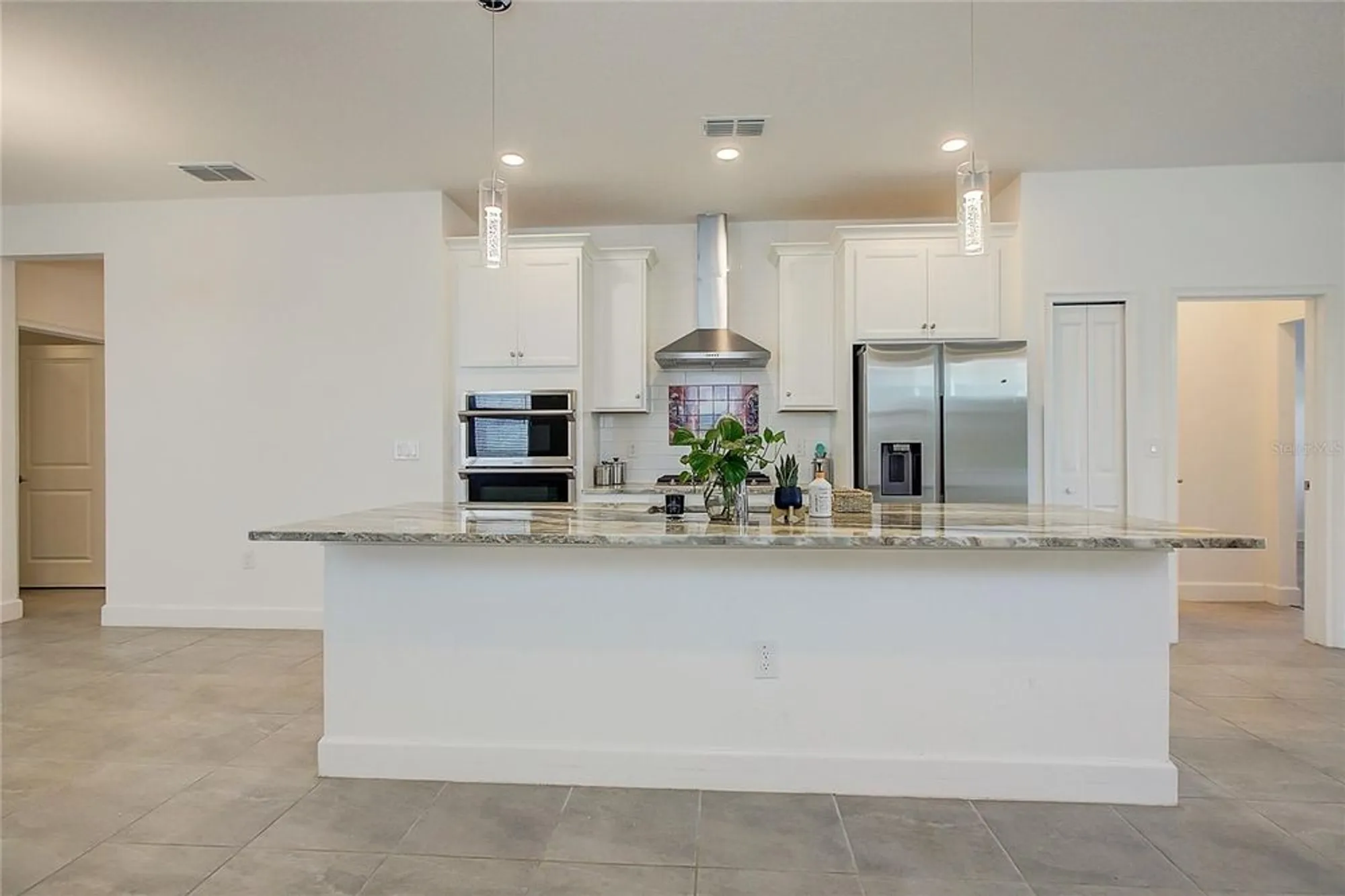 Property Slideshow image 19 of 91 | 411 sandsend ct, Apollo Beach, FL, 33572