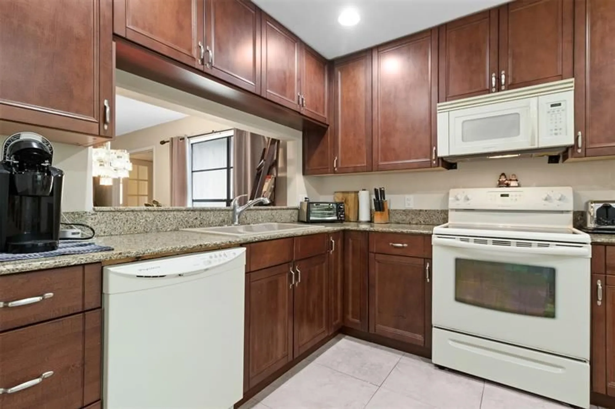 Property Slideshow image 6 of 32 | 21662 arriba real apt 44h, Boca Raton, FL, 33433