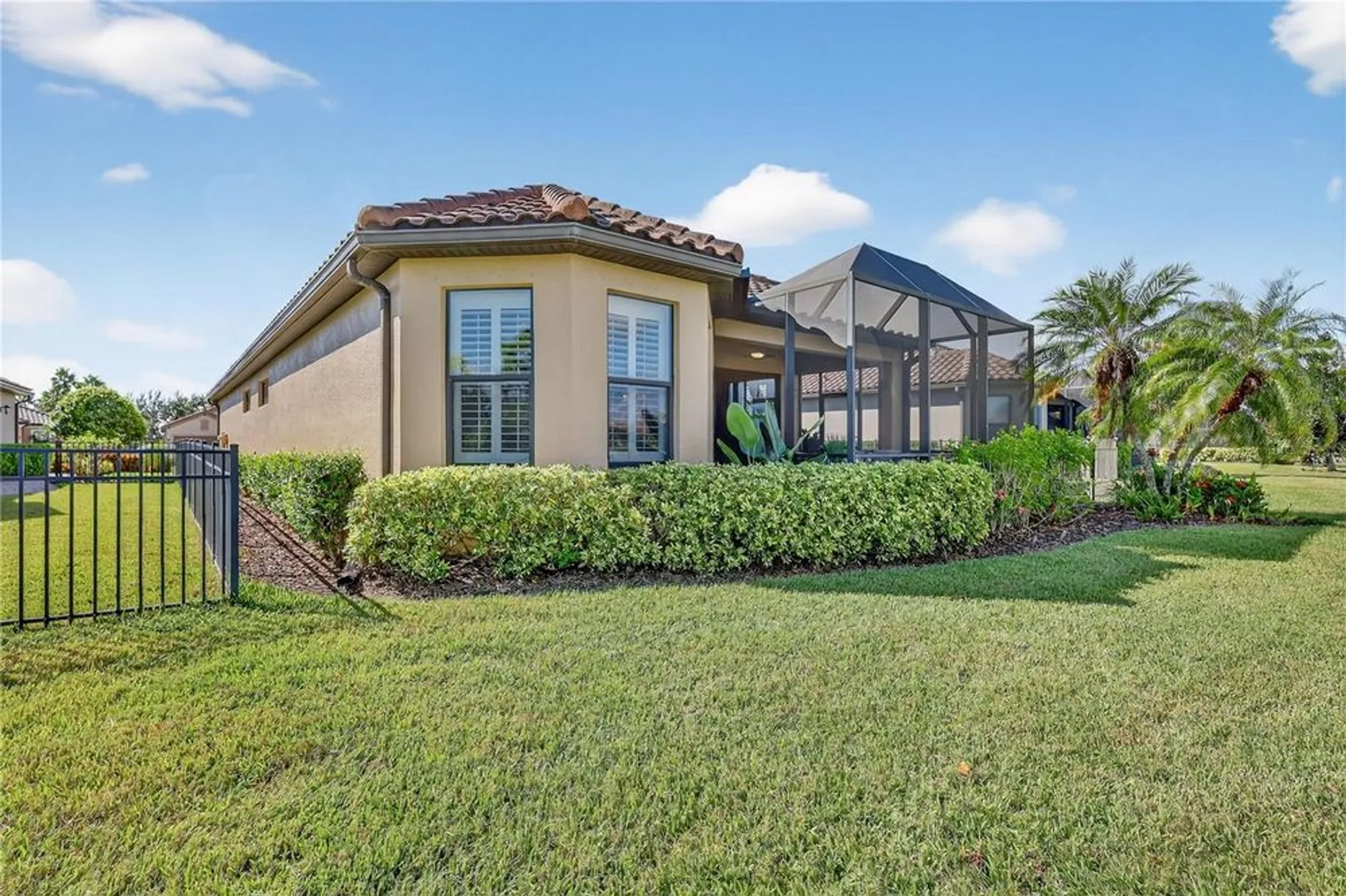 Property Slideshow image 6 of 58 | 4828 heinman cv, Palmetto, FL, 34221