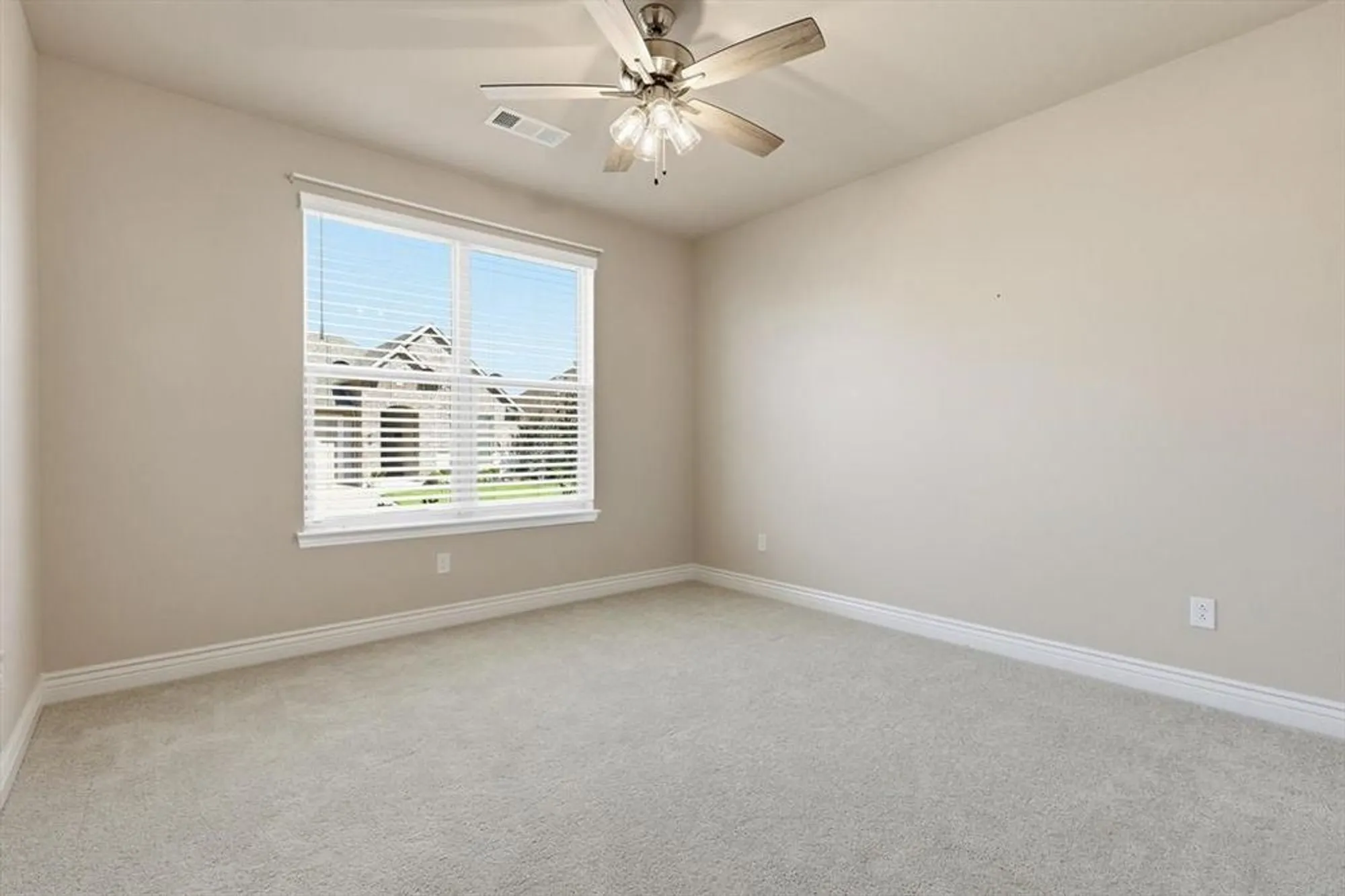 Property Slideshow image 20 of 37 | 9513 windwood ln, Denton, TX, 76207