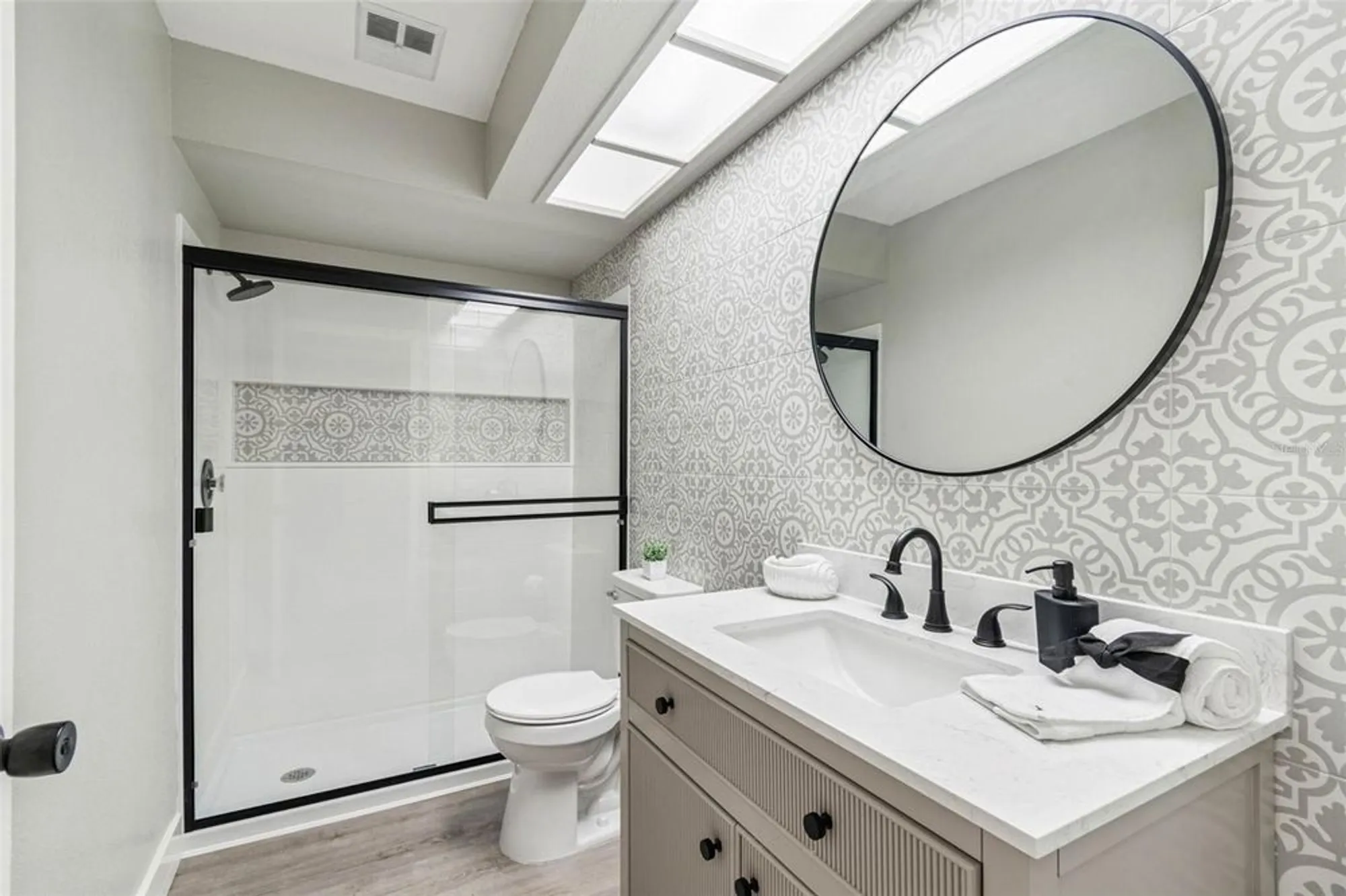 Property Slideshow image 29 of 70 | 3116 brunswick cir, Palm Harbor, FL, 34684