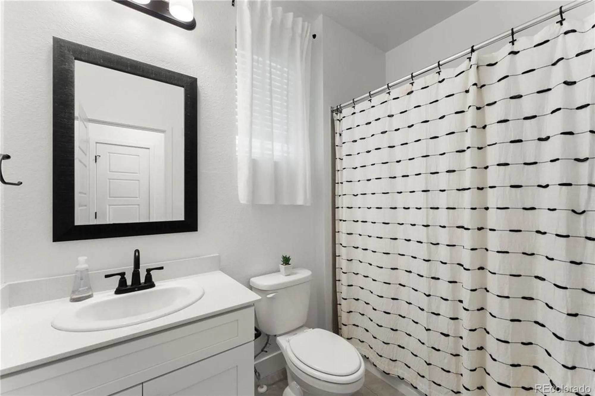 Property Slideshow image 8 of 49 | 483 white sand trl, Castle Rock, CO, 80104