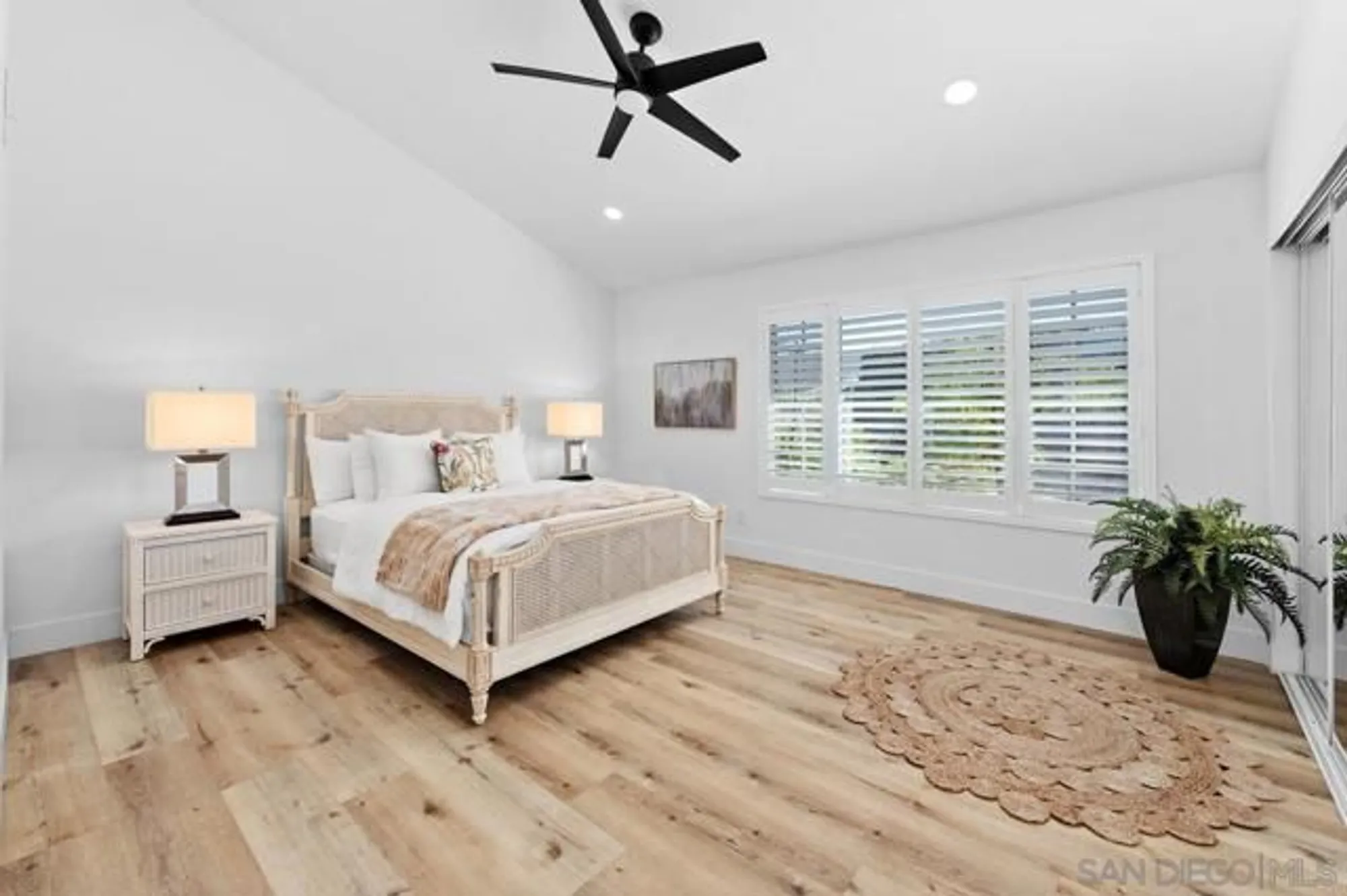 Property Slideshow image 19 of 48 | 12687 senda acantilada, San Diego, CA, 92128