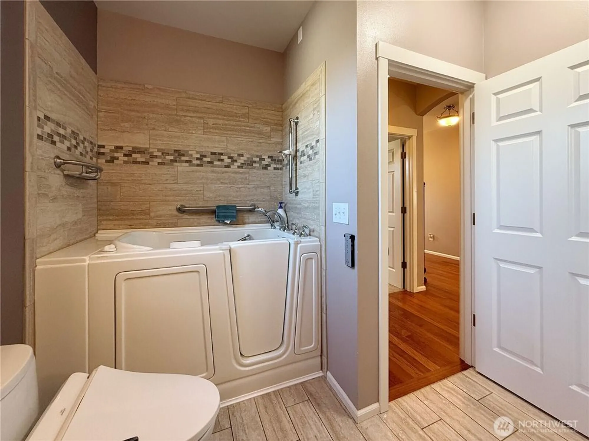 Property Slideshow image 20 of 38 | 4541 broadway st, Mount Vernon, WA, 98274