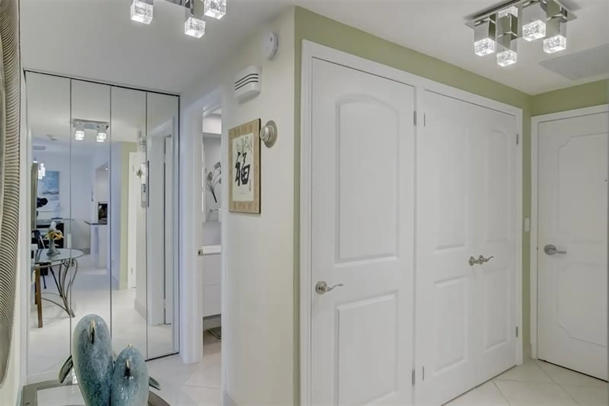 Property Slideshow image 4 of 24 | 3300 ne 36th st 1011, Fort Lauderdale, FL, 33308