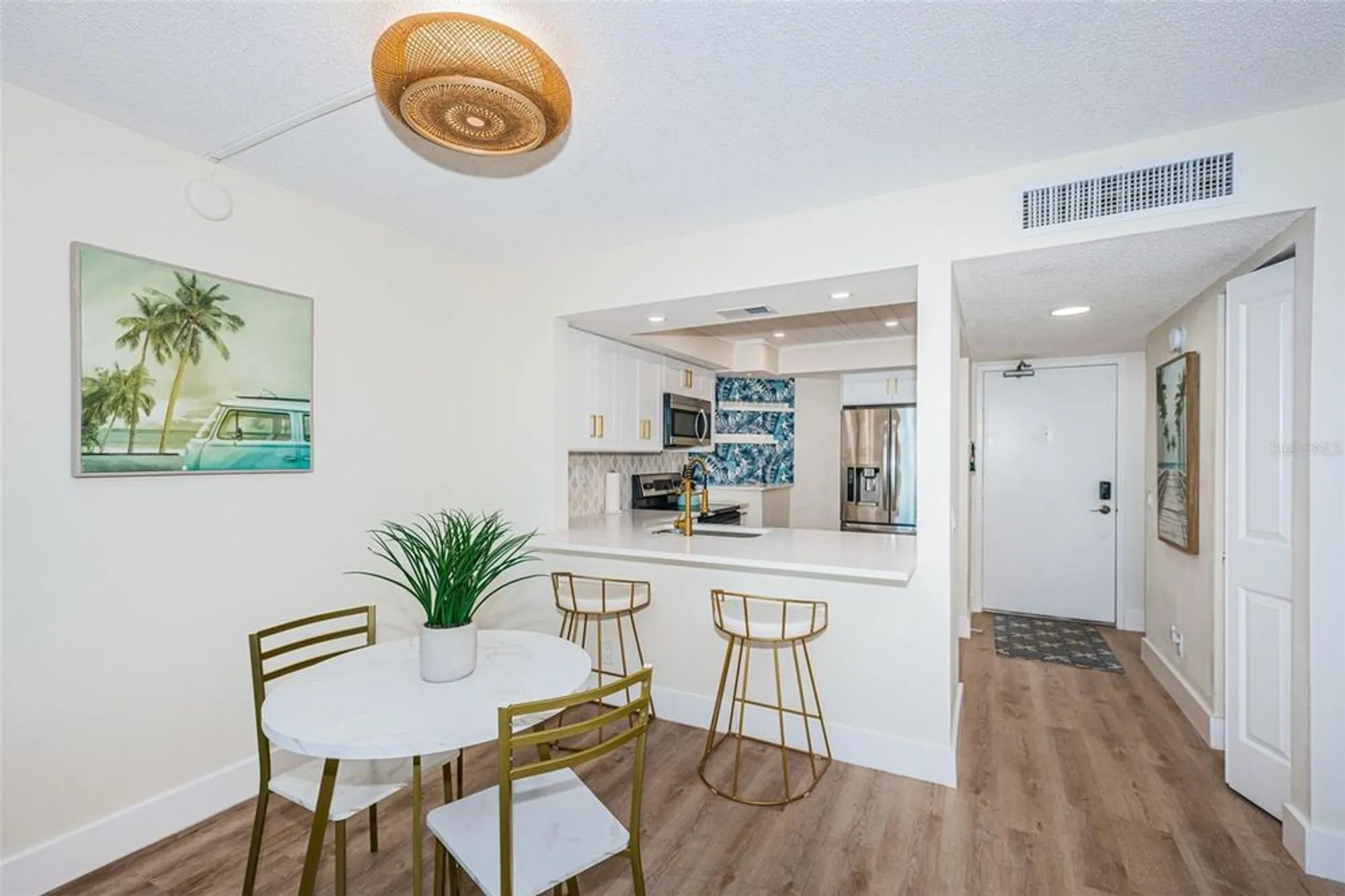 Property Slideshow image 4 of 50 | 6177 sun blvd apt 307, Saint Petersburg, FL, 33715