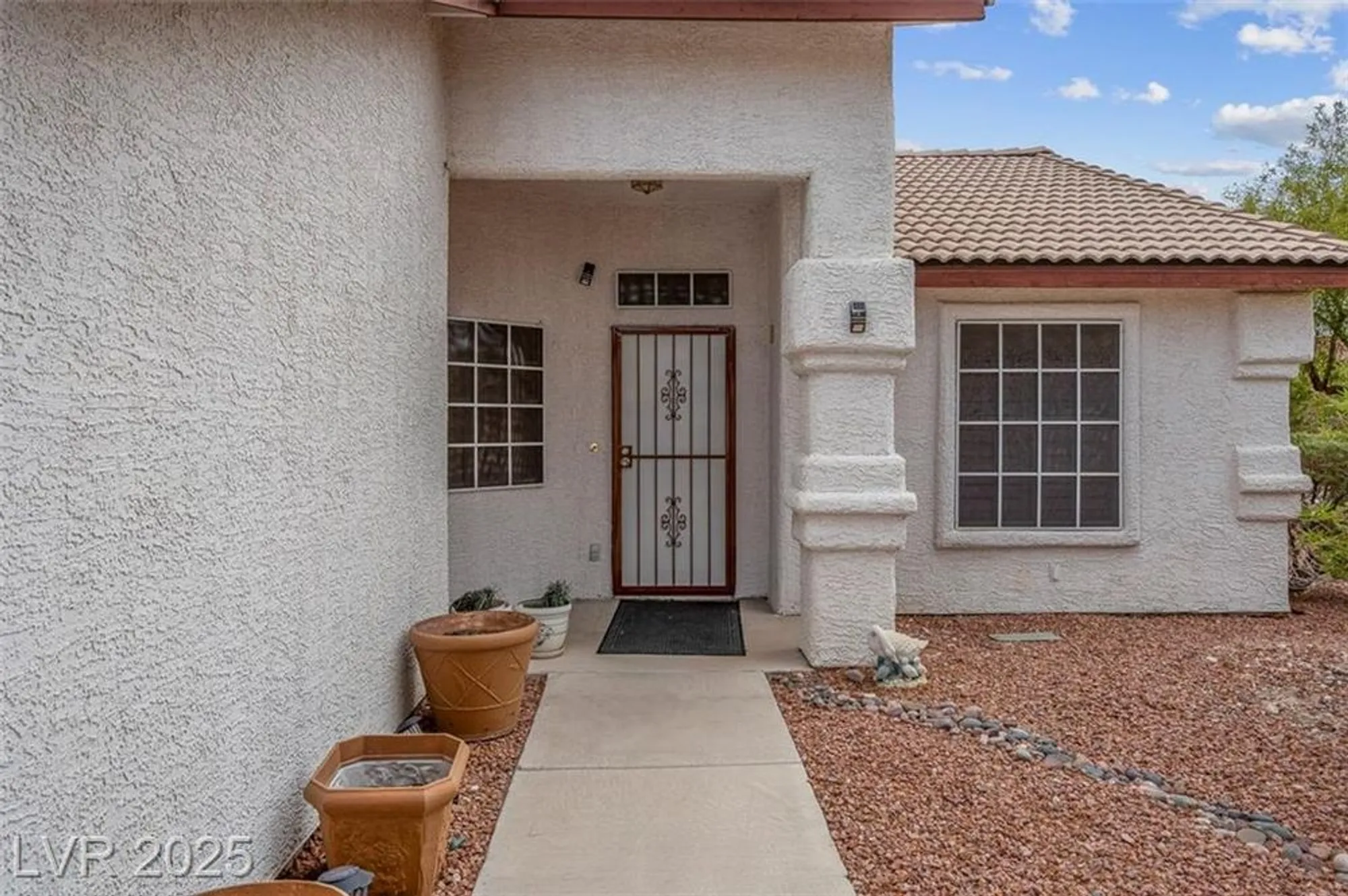 Property Slideshow image 5 of 46 | 5204 rim view ln, Las Vegas, NV, 89130