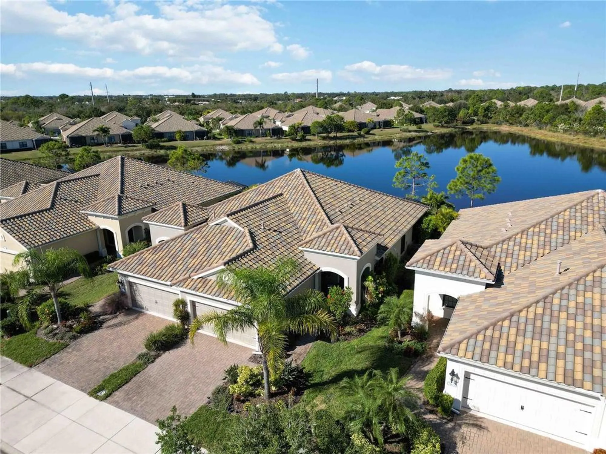 Property Slideshow image 54 of 70 | 21625 avon park ct, Venice, FL, 34293