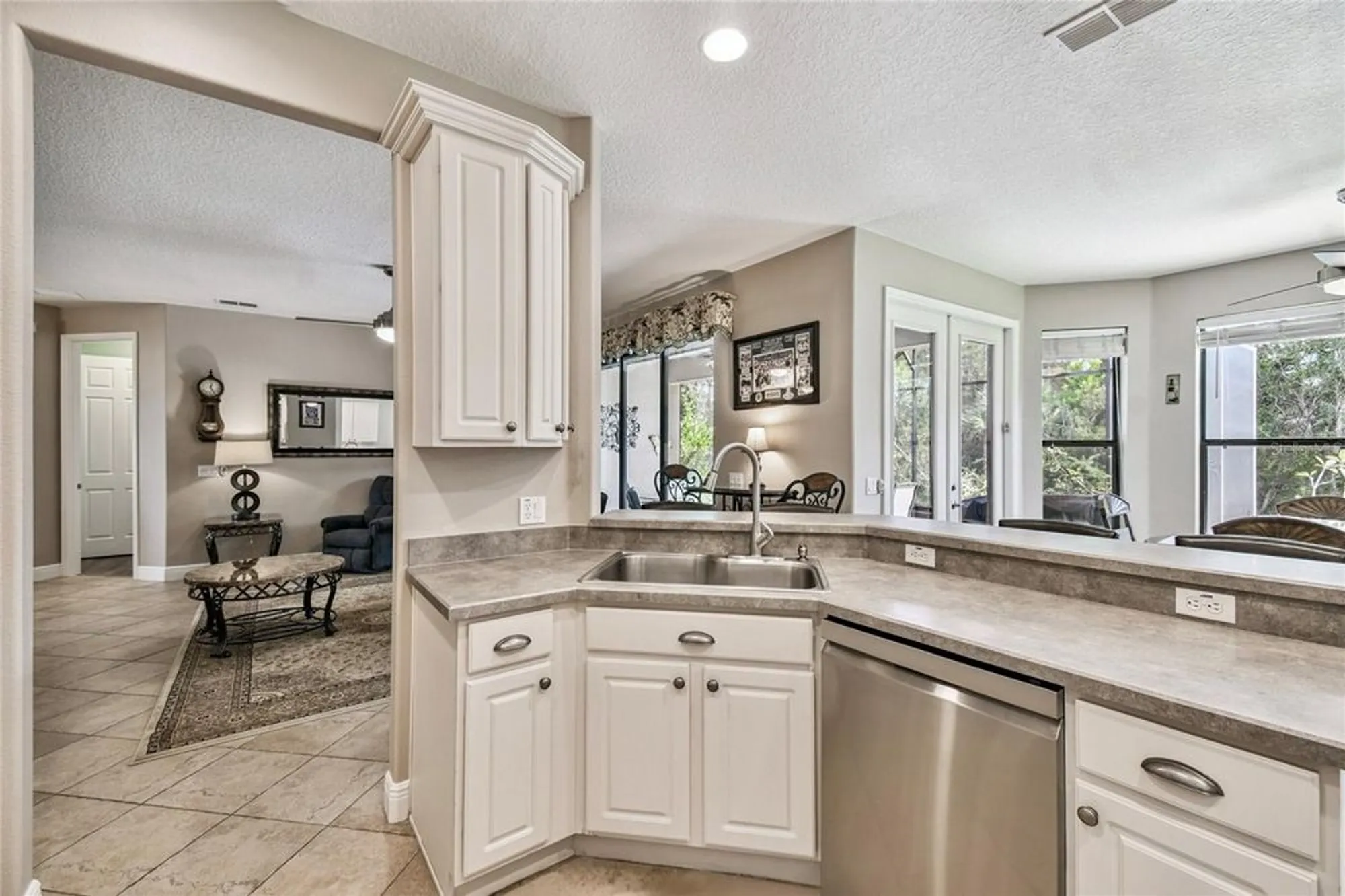 Property Slideshow image 13 of 60 | 107 los gatos pl, Poinciana, FL, 34759