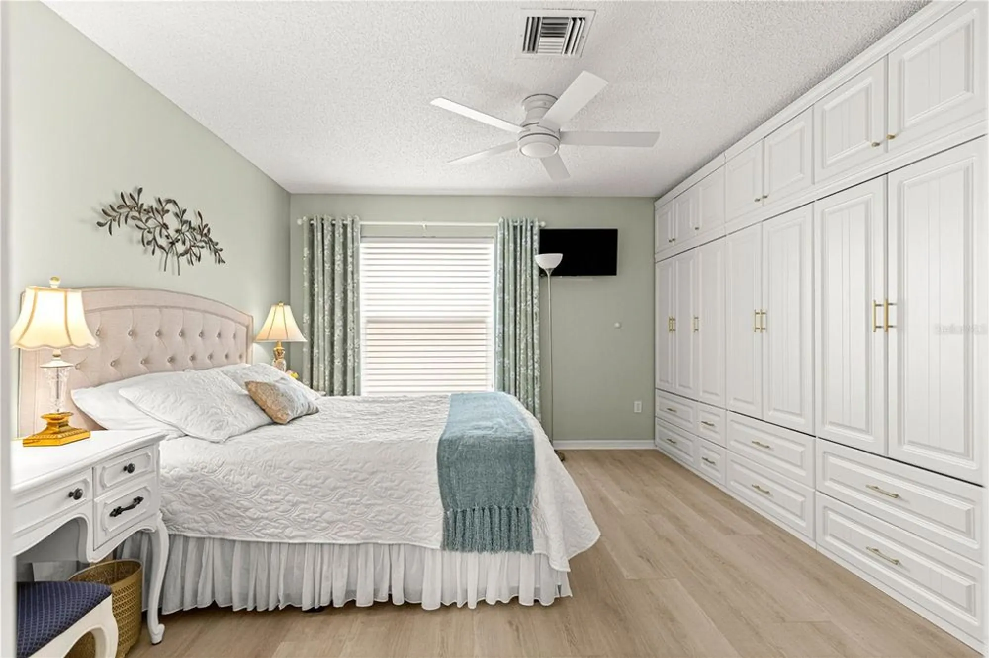 Property Slideshow image 13 of 31 | 729 hernandez dr, The Villages, FL, 32159