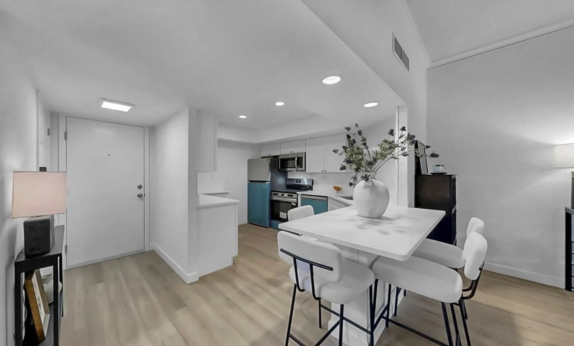 Property Slideshow image 13 of 58 | 7400 sun island dr 105, South Pasadena, FL, 33707