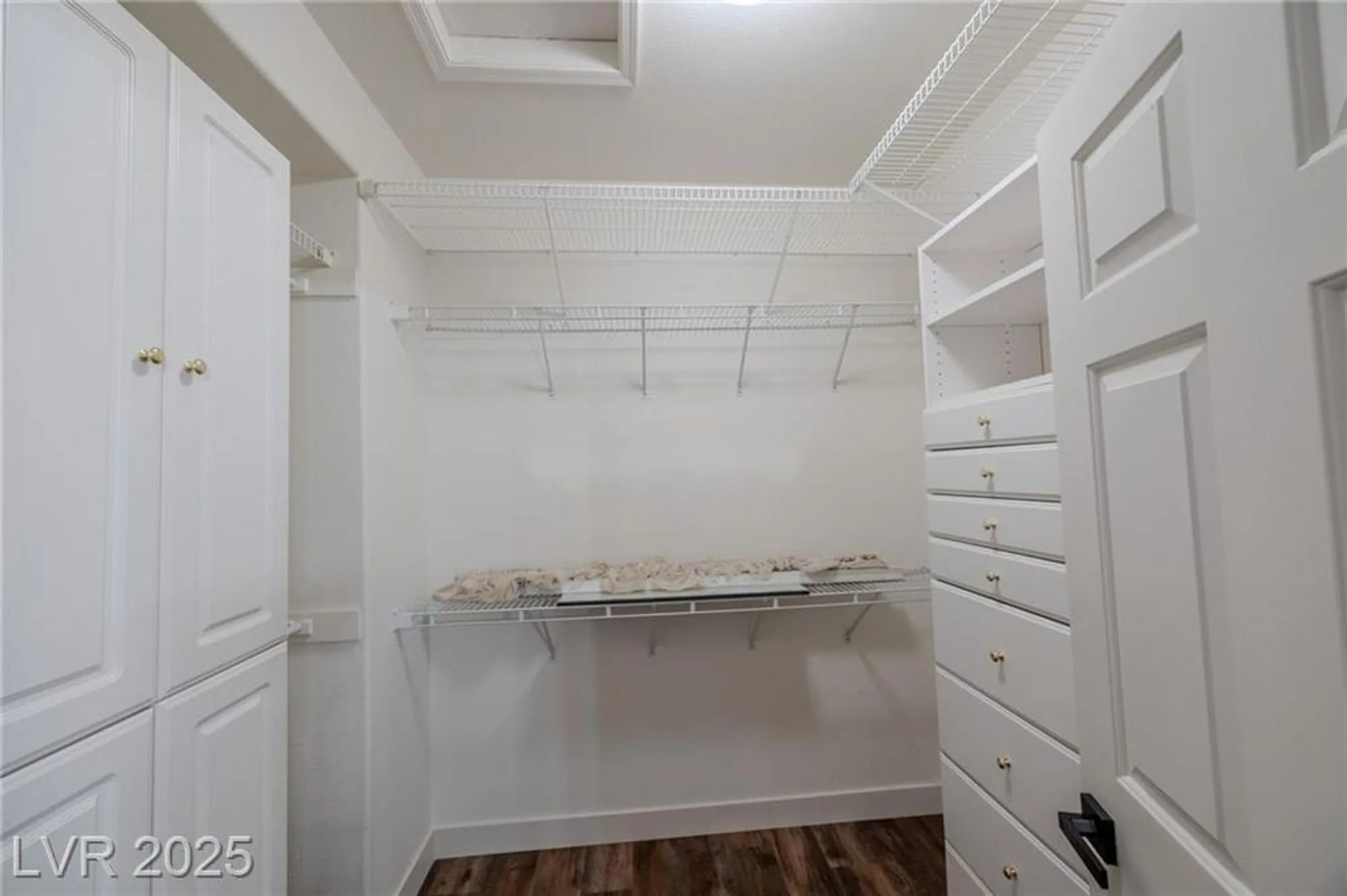 Property Slideshow image 15 of 26 | 9240 january dr, Las Vegas, NV, 89134