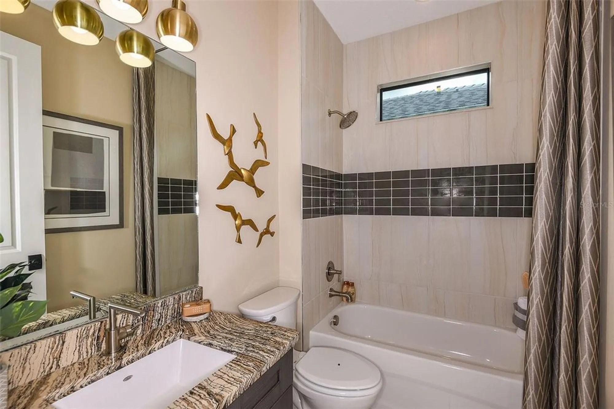 Property Slideshow image 31 of 77 | 18123 cresswind ter, Lakewood Ranch, FL, 34211