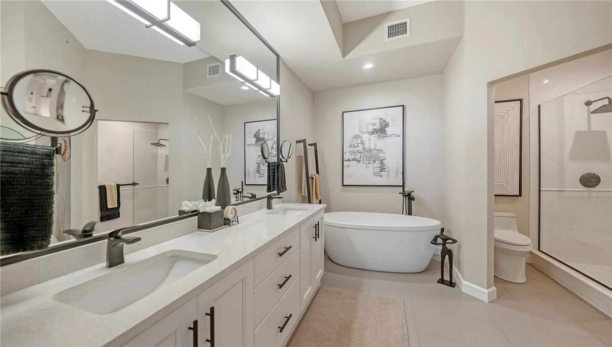 Property Slideshow image 24 of 65 | 5440 eagles point cir apt 104, Sarasota, FL, 34231