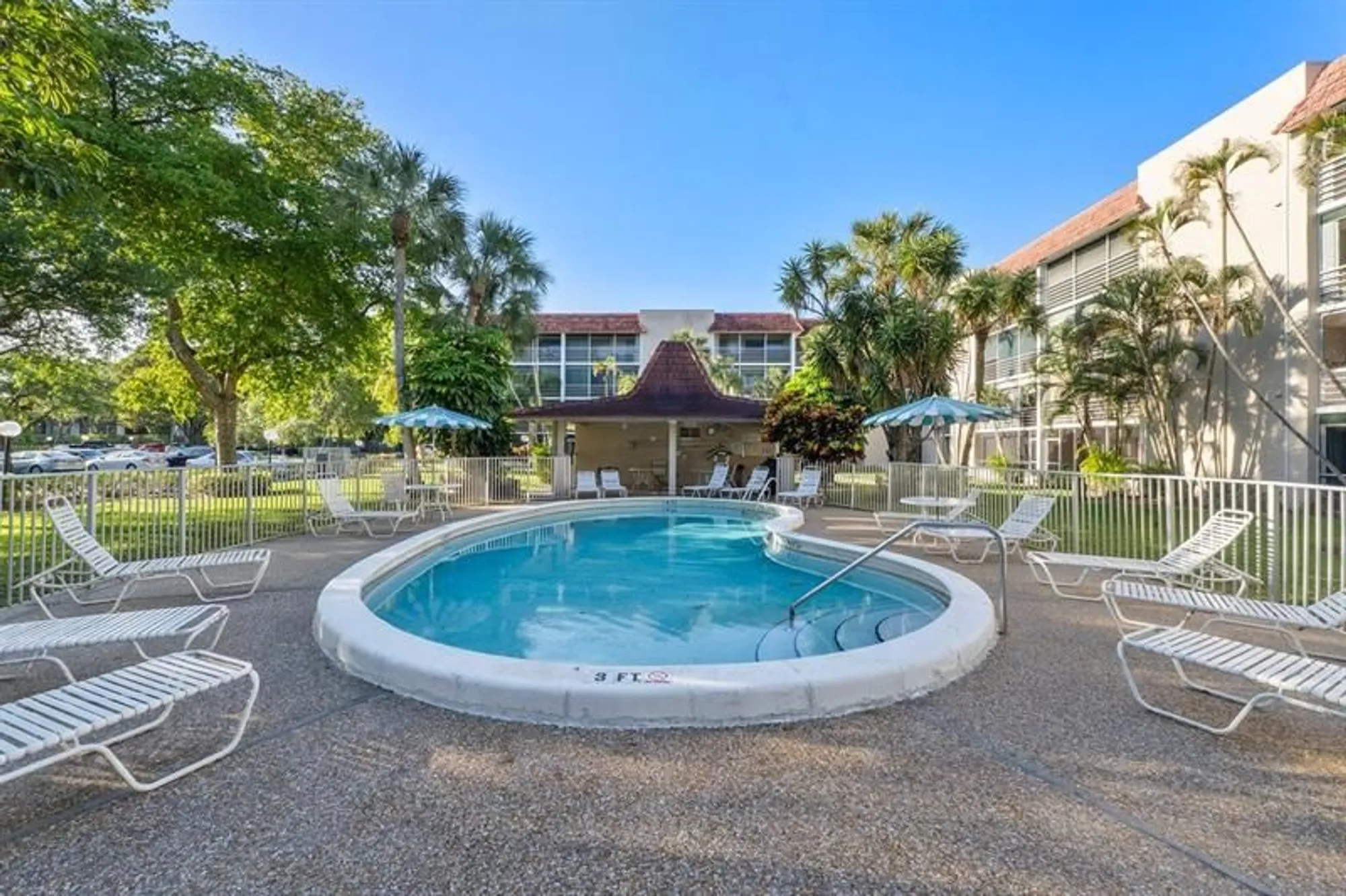 Property Slideshow image 29 of 32 | 3551 inverrary dr 404, Lauderhill, FL, 33319