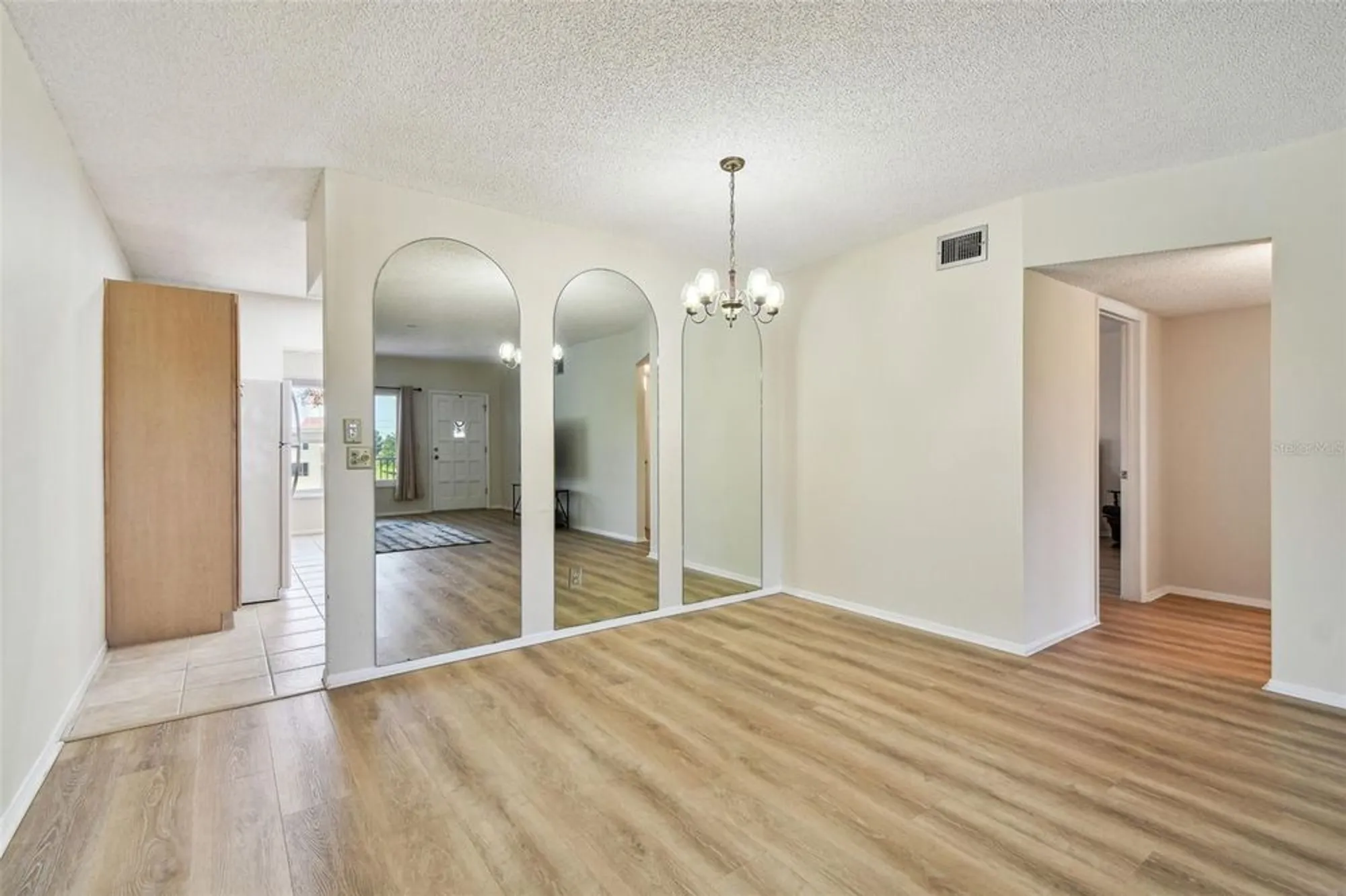 Property Slideshow image 13 of 52 | 2430 florentine way 46, Clearwater, FL, 33763