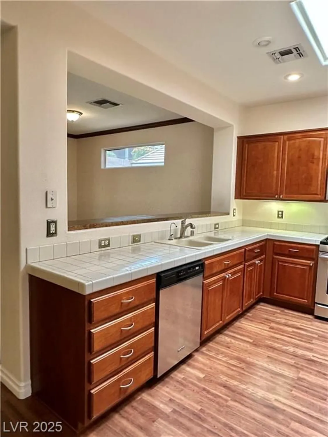 Property Slideshow image 16 of 40 | 2138 grand traverse st, Henderson, NV, 89052