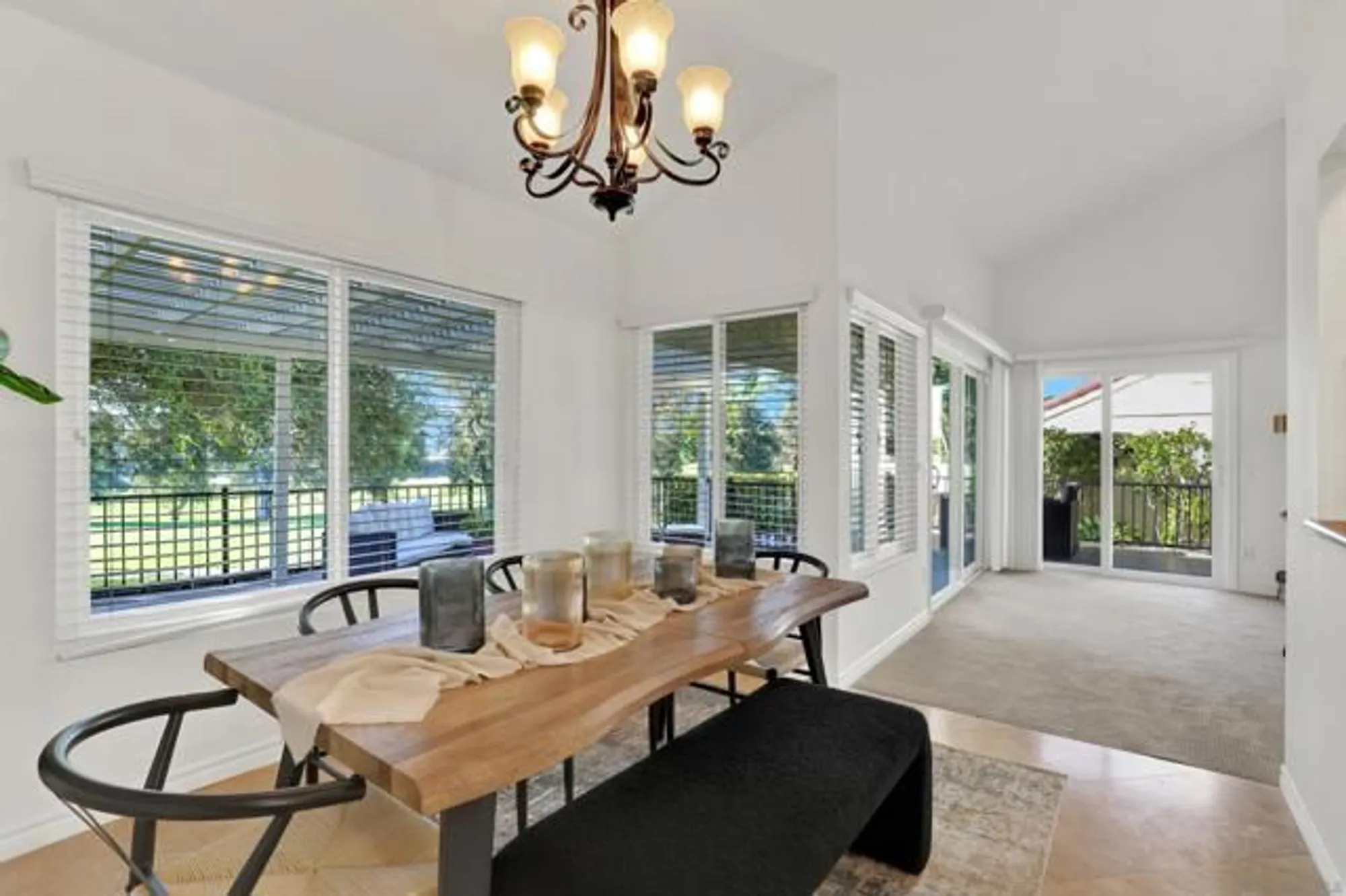 Property Slideshow image 14 of 50 | 17620 plaza ascope, San Diego, CA, 92128