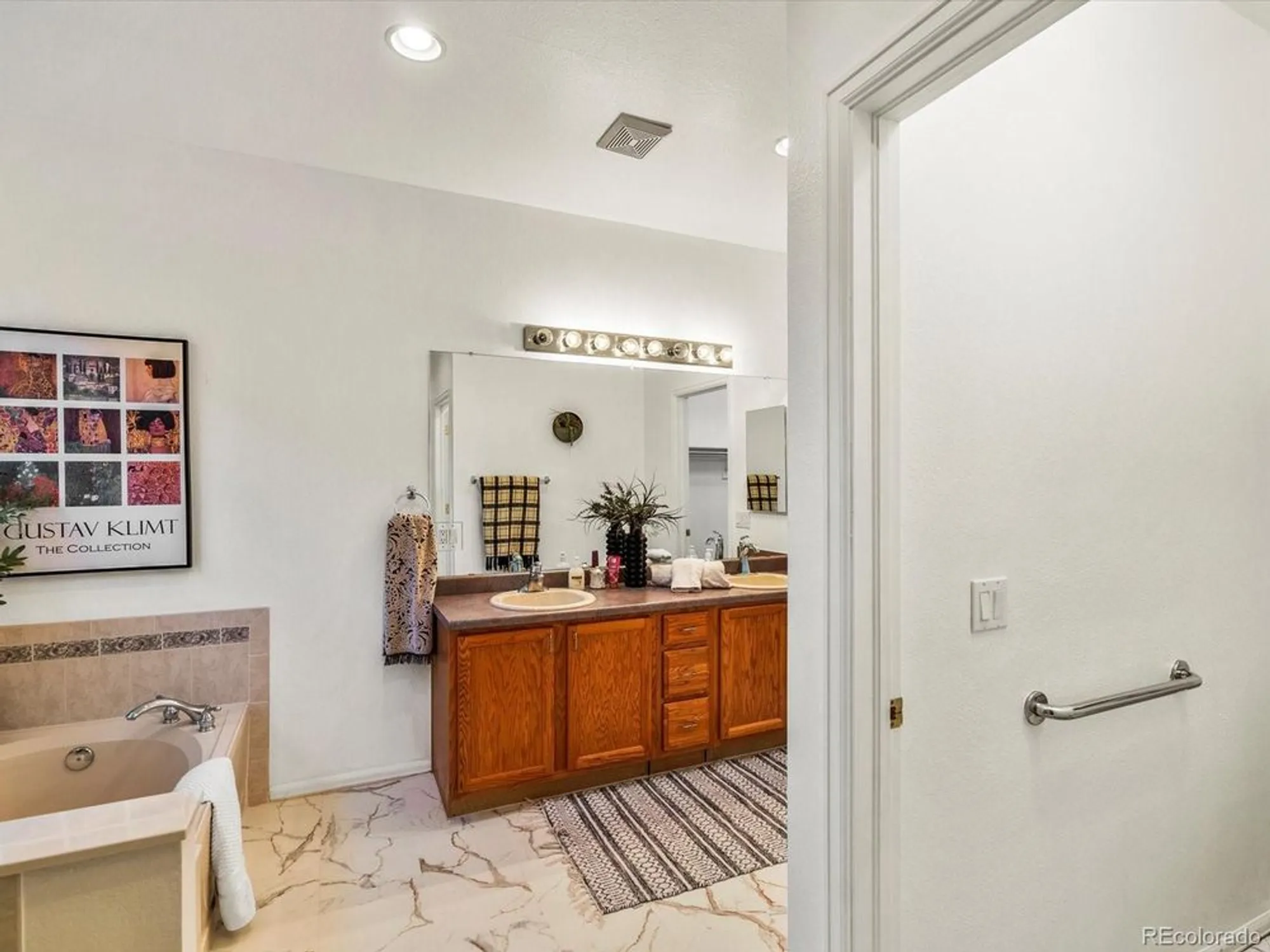 Property Slideshow image 22 of 40 | 23730 e otero dr, Aurora, CO, 80016