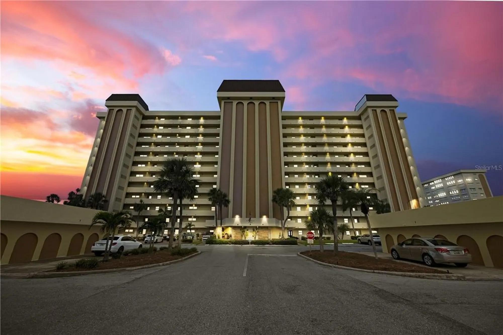 Property Slideshow image 2 of 47 | 4525 cove cir apt 1002, St Petersburg, FL, 33708